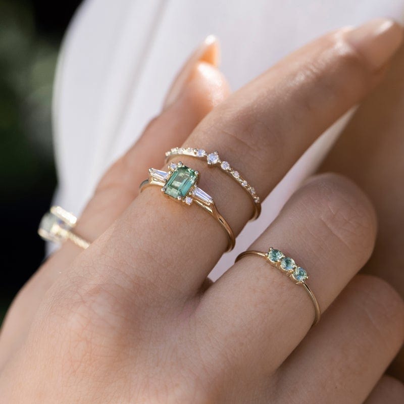 Exquisite Emerald Cut Geo Green Sapphire and Diamond Ring for Women | Elegant Engagement & Wedding Jewelry Gift | Perfect for Anniversaries, Proposals & Special Occasions