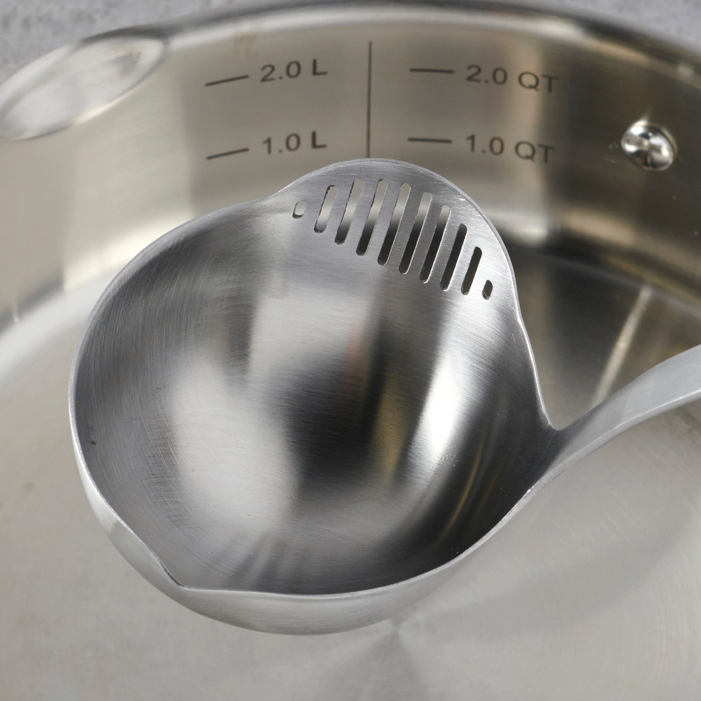 Premium Stainless Steel Ladle - Durable Kitchen Spoon for Cooking, Serving Soup & Pasta - Ideal for Home Chefs & Restaurants