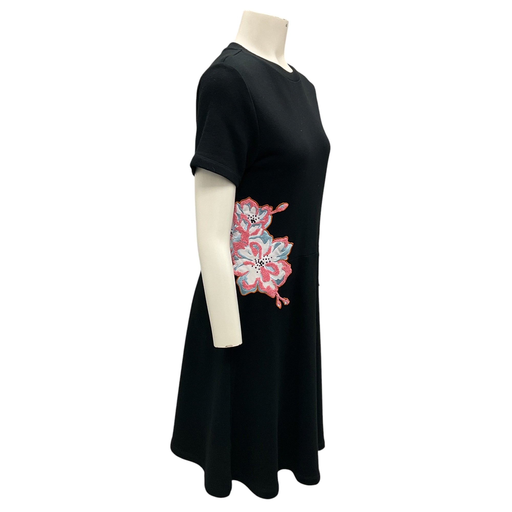 Carven Embroidered Short Sleeve Sweatshirt Dress for Women - Black, Pink & Blue Options | Casual Streetwear & Loungewear Outfit for Everyday Wear