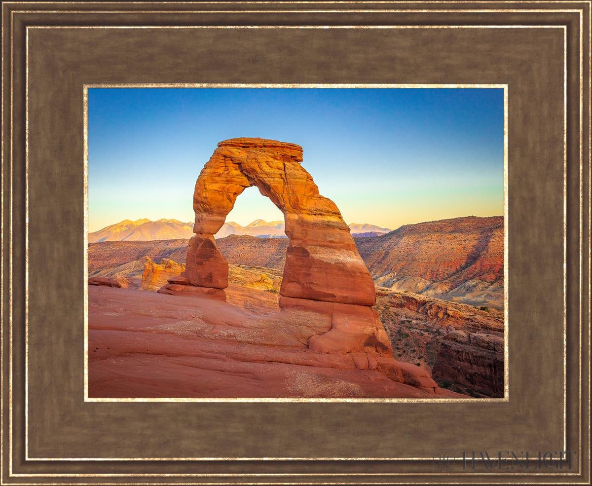 Delicate Arch Utah - Stunning Natural Sandstone Formation for Hiking & Photography | Perfect for Outdoor Adventures & Travel Souvenirs