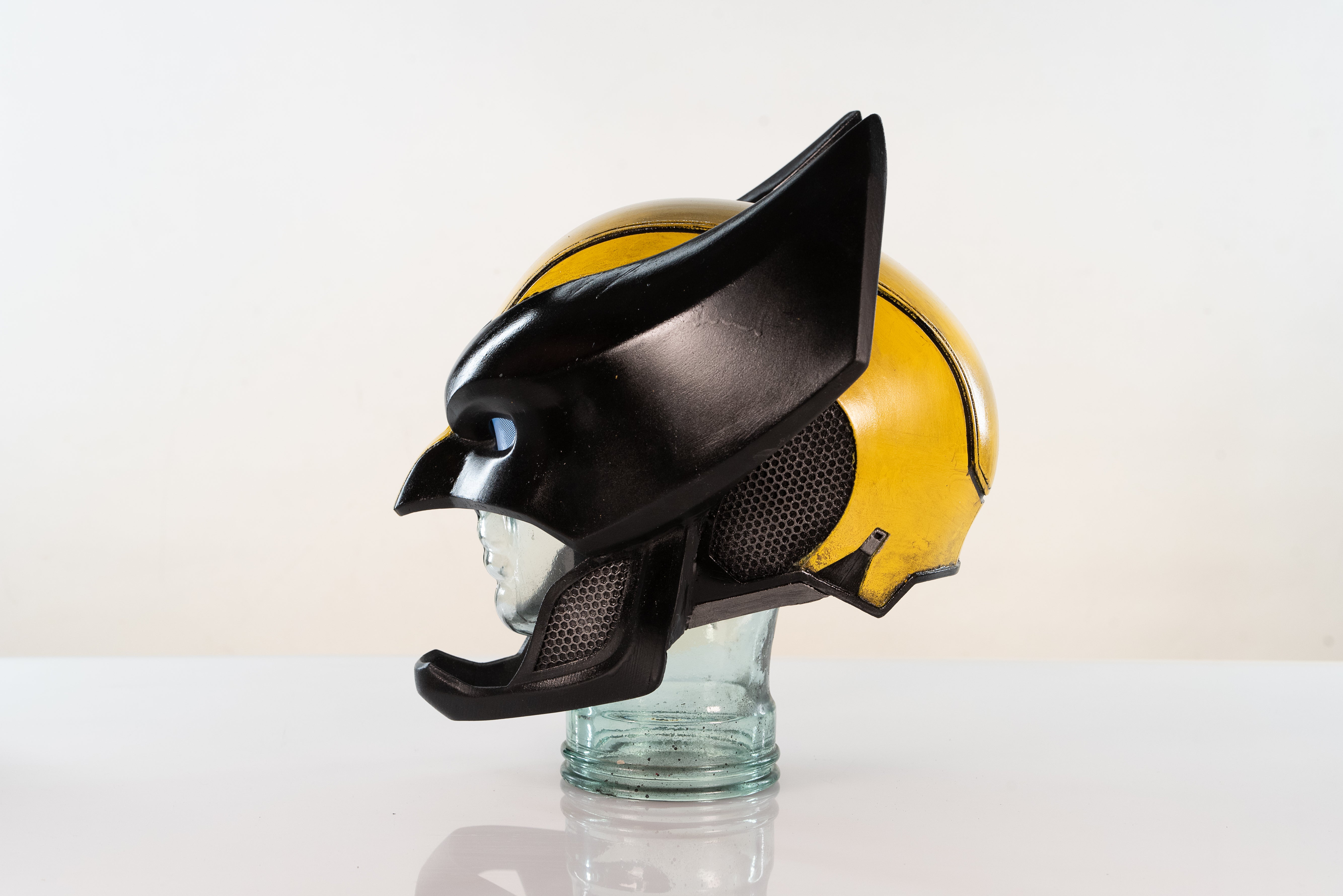 Wolverine Inspired Cosplay Helmet - Marvel X-Men Movie Replica for Halloween Costume, Cosplay Events & Collectible Display