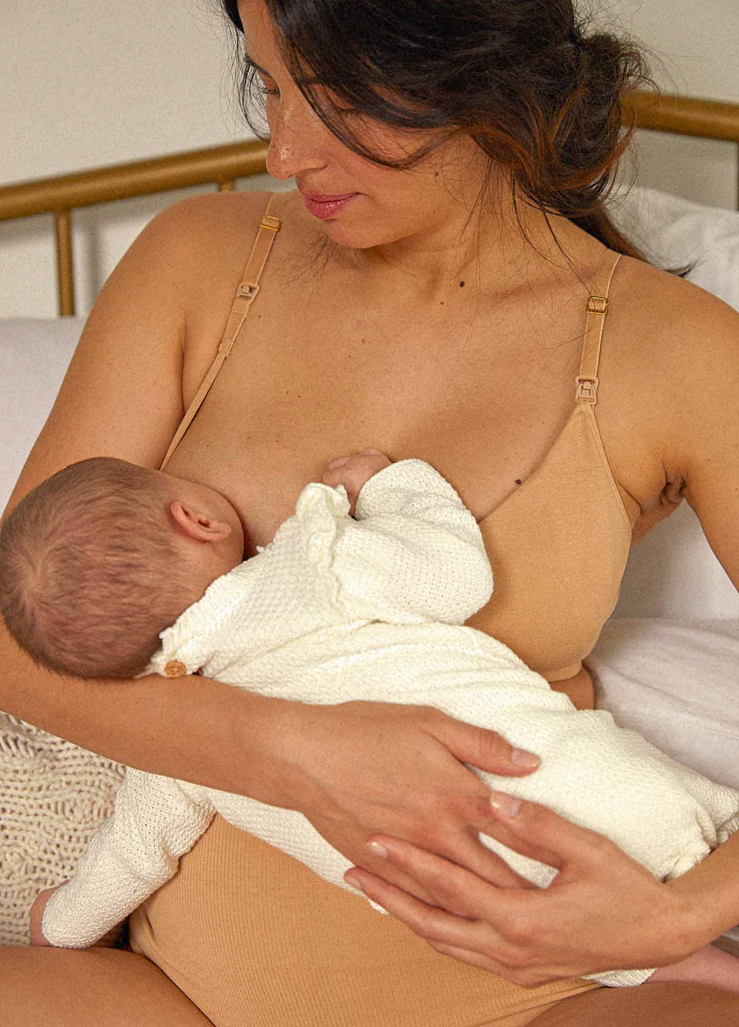 Best Nursing and Pumping Bra for Comfortable Breastfeeding - Hands-Free Pumping & Nursing Bra for Moms - Perfect for Work, Travel, and Daily Use