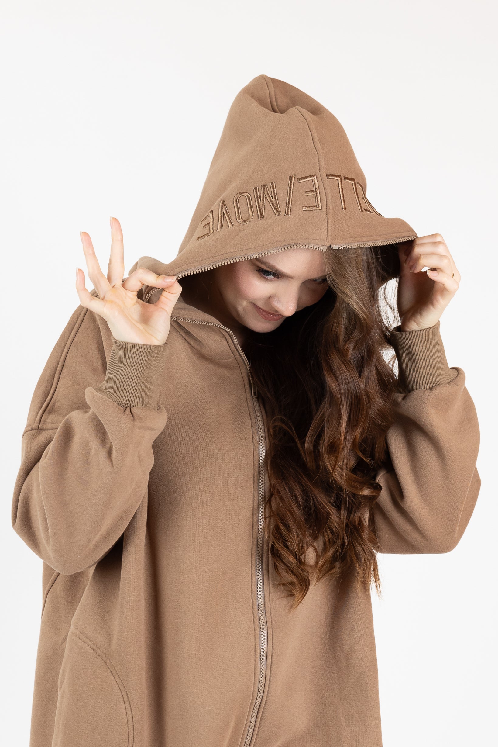 Oversized Maxi Track Jacket for Women - Fashionable Athletic Zip-Up Hoodie for Running, Gym & Streetwear | Modelle/Move Collection