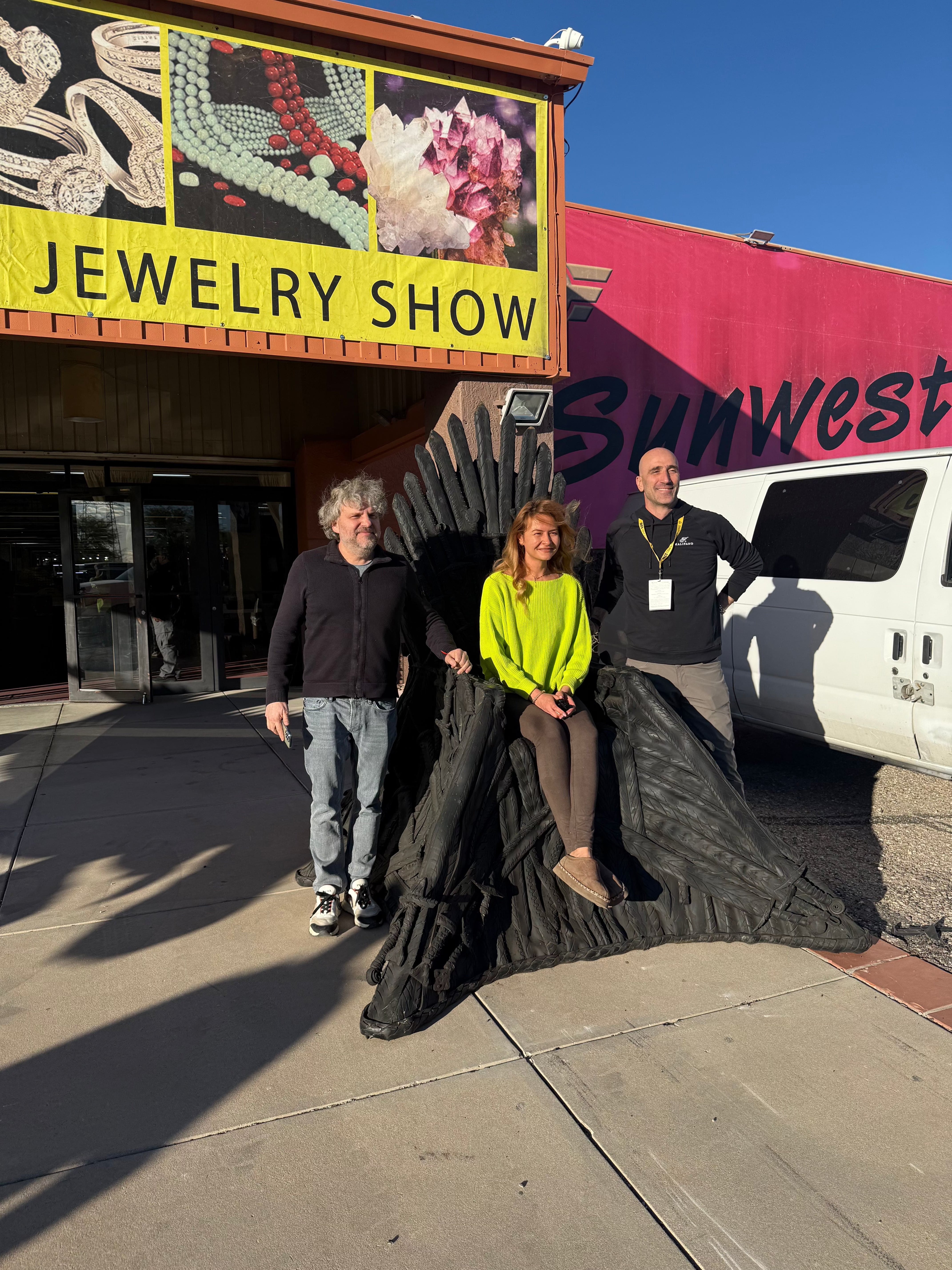 Game of Thrones Iron Throne Inspired 91/230cm Recycled Tire Art Sculpture - Unique Home Decor for Living Room, Office & GOT Fan Collection