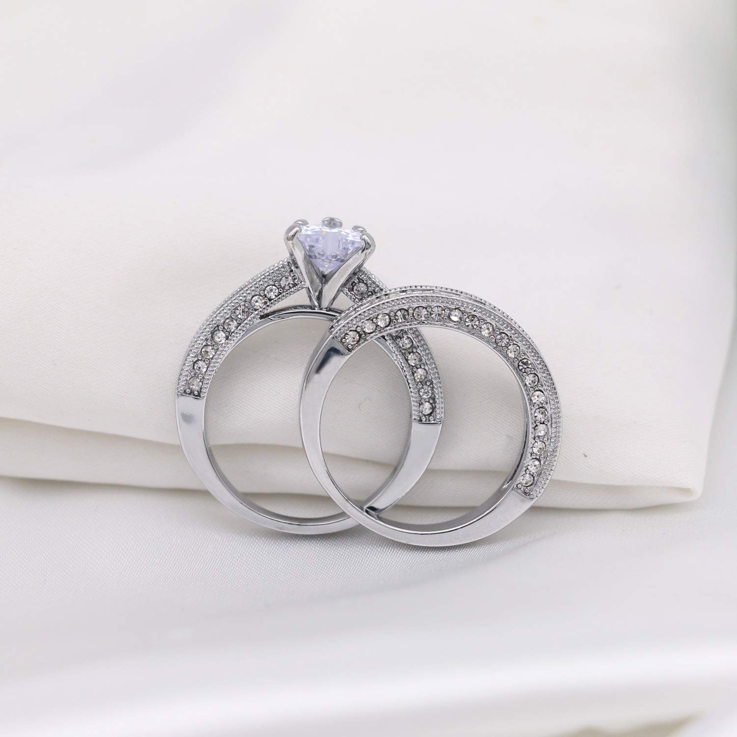 14K Yellow Gold Plated Heart-Cut 7mm Cubic Zirconia Women's Wedding Ring Set, Bridal Jewelry, Engagement Ring for Her - Perfect for Proposals, Anniversaries & Special Occasions