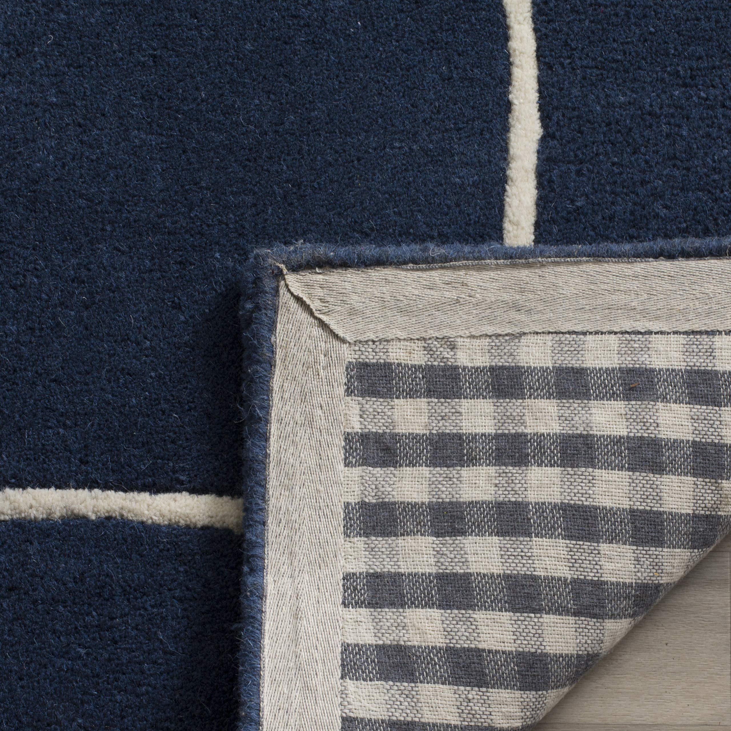 SAFAVIEH Bella Collection Handmade Wool Runner Rug - 2'3