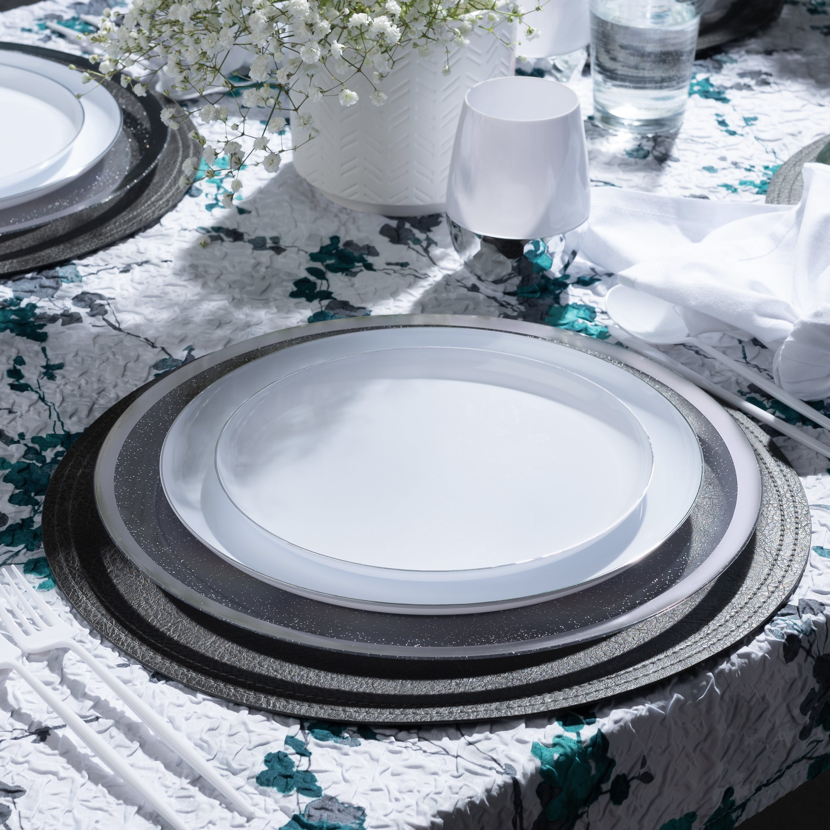 Premium White & Silver Plastic Party Bundle - Elegant Disposable Tableware Set for Weddings, Birthdays & Special Events