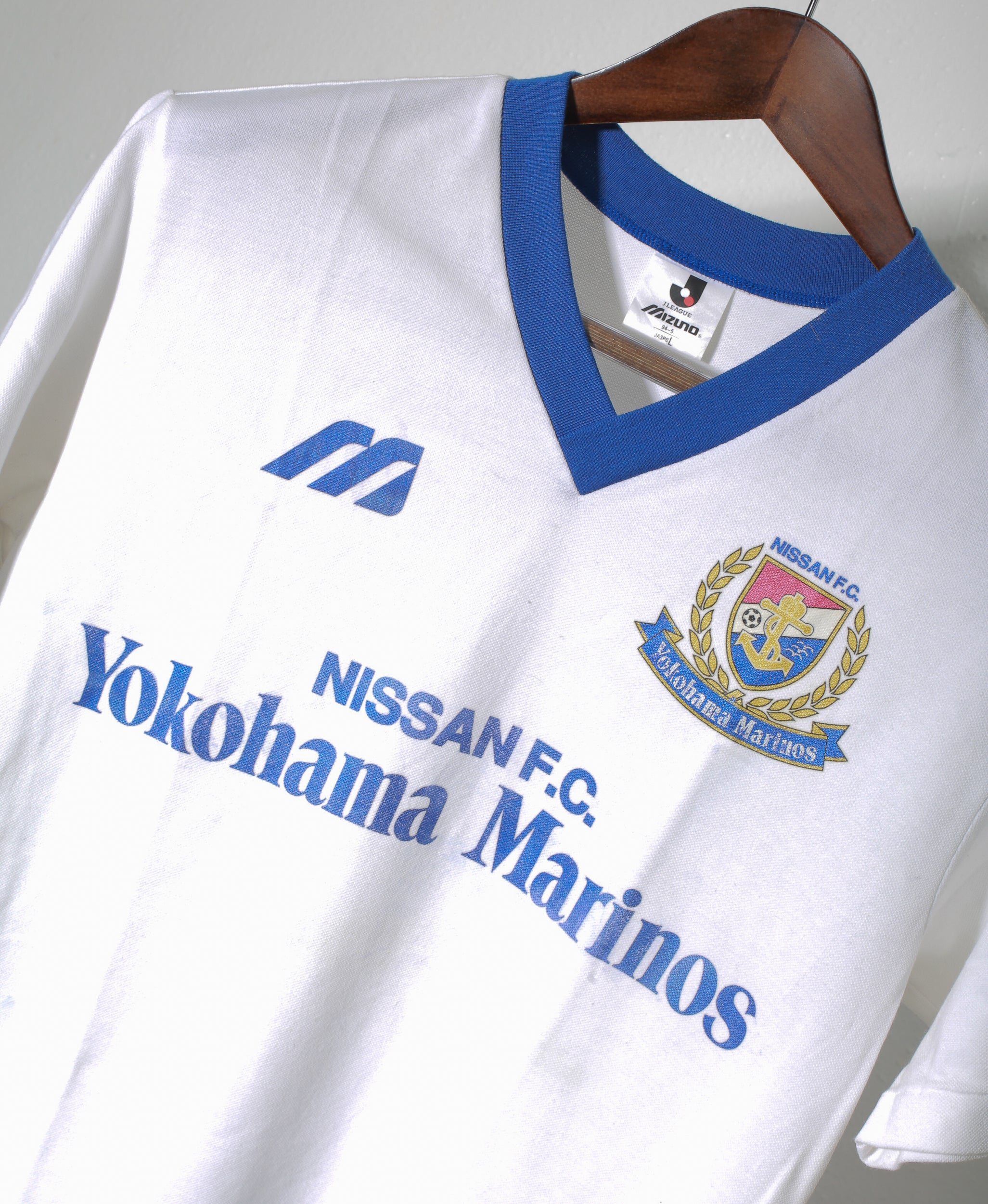 1993 Yokohama Marinos Vintage Soccer Training Jersey (Large) - Retro Football Shirt for Fans, Collectors & Match Days