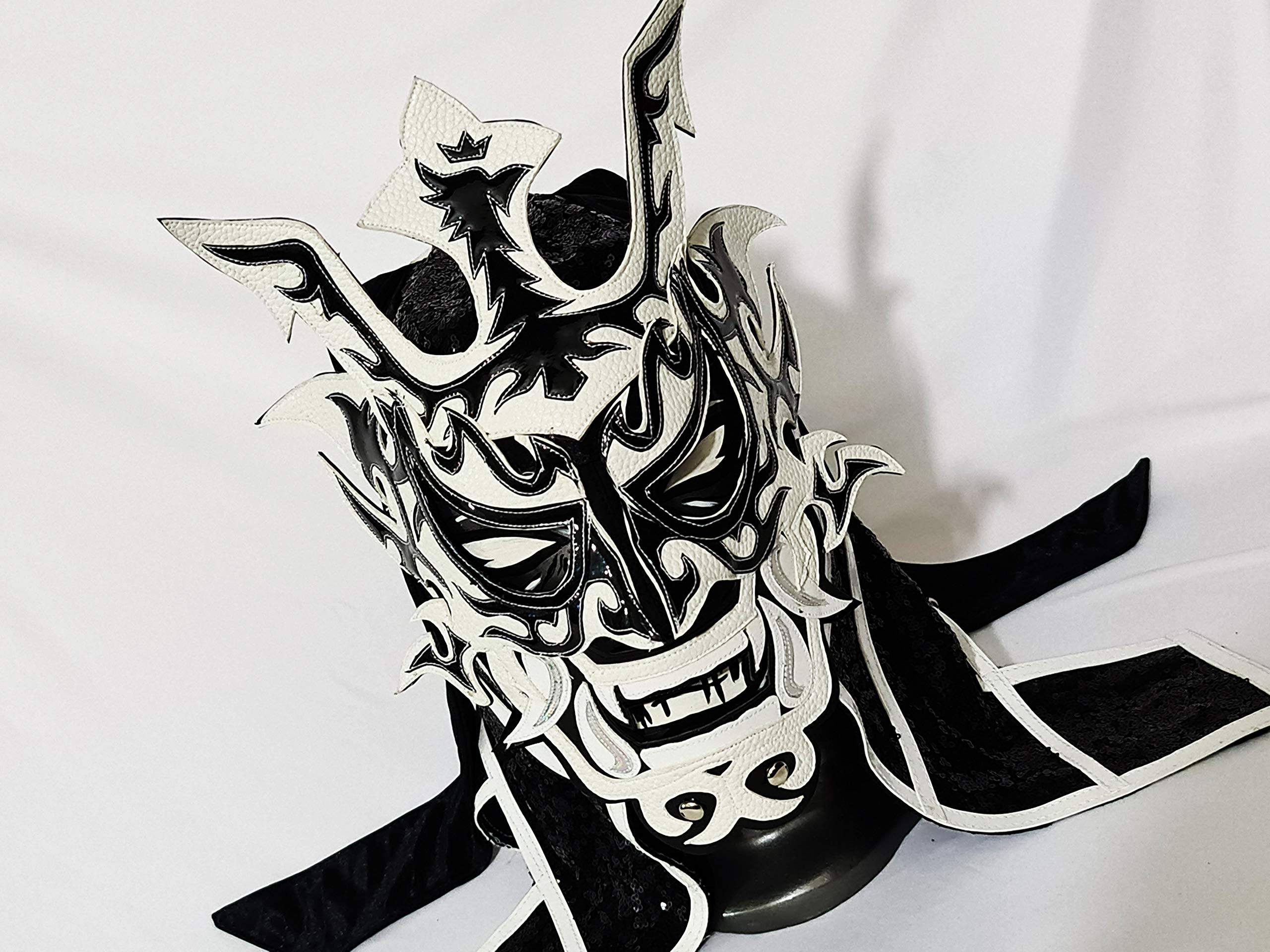 White Samurai Wrestling Mask - Luchador Costume for Wrestlers & Lucha Libre - Authentic Mexican Wrestling Gear for Cosplay, Halloween & Professional Matches