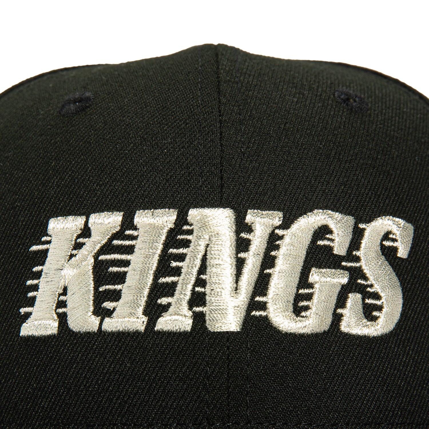 New Era 59Fifty Los Angeles Kings Logo Patch Script Hat - Black & Metallic Silver | Official NHL Snapback Cap for Men & Women | Perfect for Hockey Games, Fan Gear & Streetwear Fashion