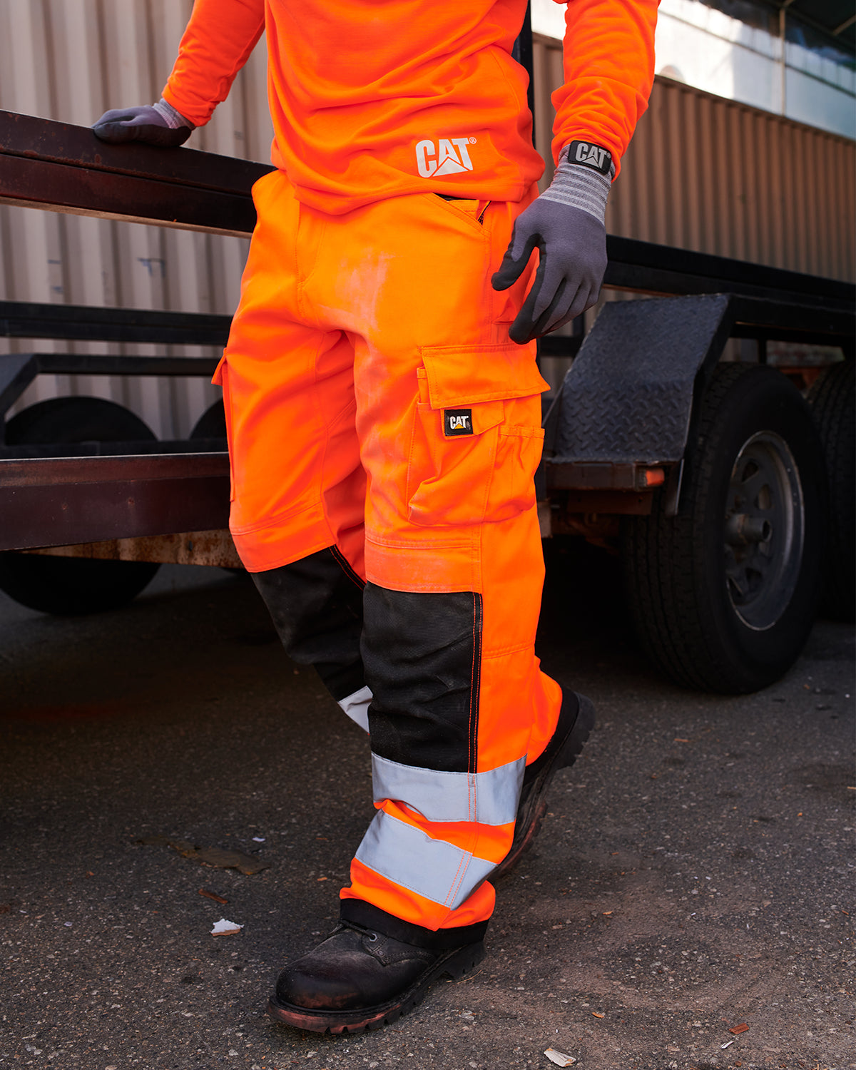 High Visibility Men's Work Pants with Reflective Stripes - Durable Safety Workwear for Construction, Roadwork & Night Shifts