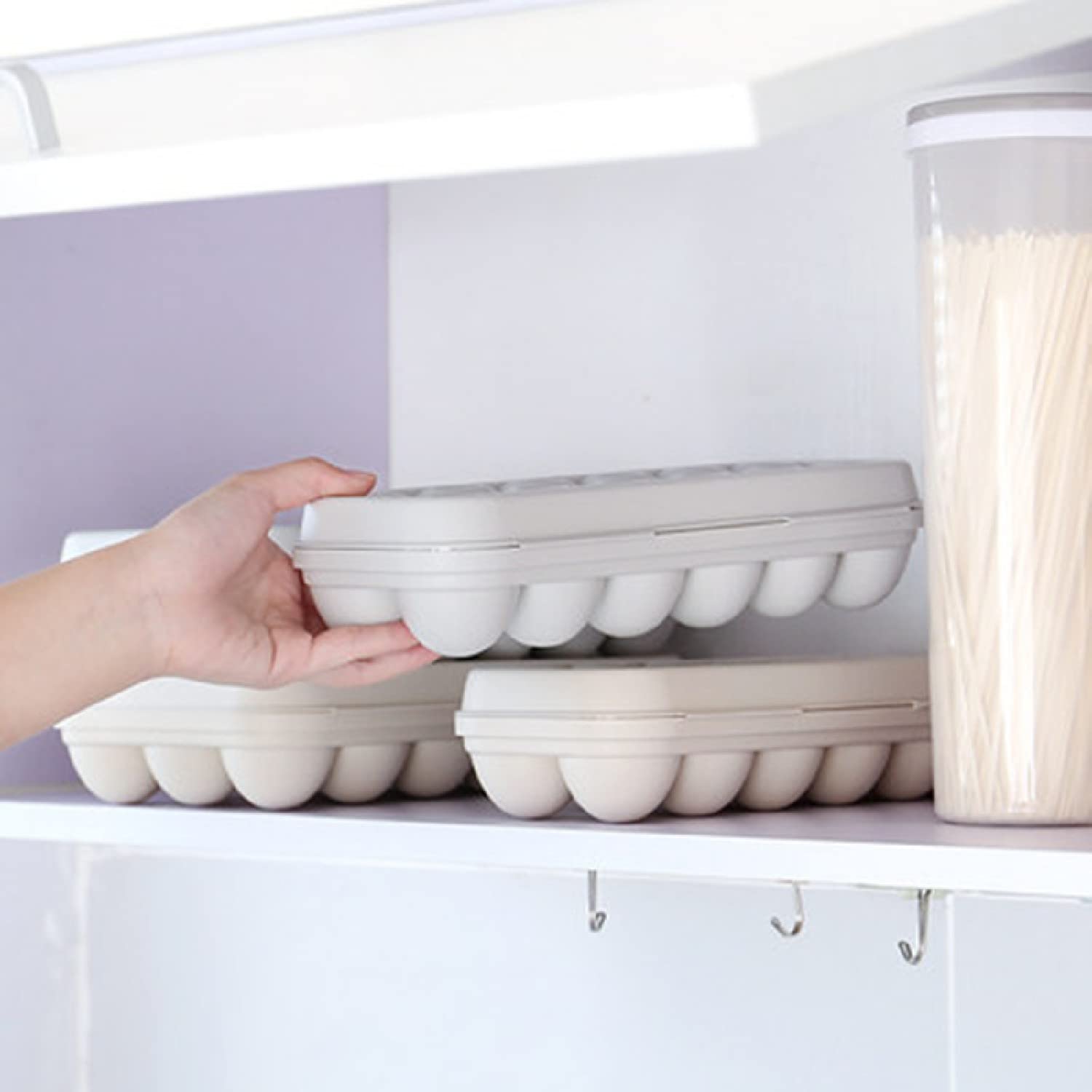 ARQIVO 18-Grid Plastic Egg Holder with Lid - Reusable Kitchen Egg Storage Container Organizer for Refrigerator, Pantry, Restaurant & Home Use (Cream)