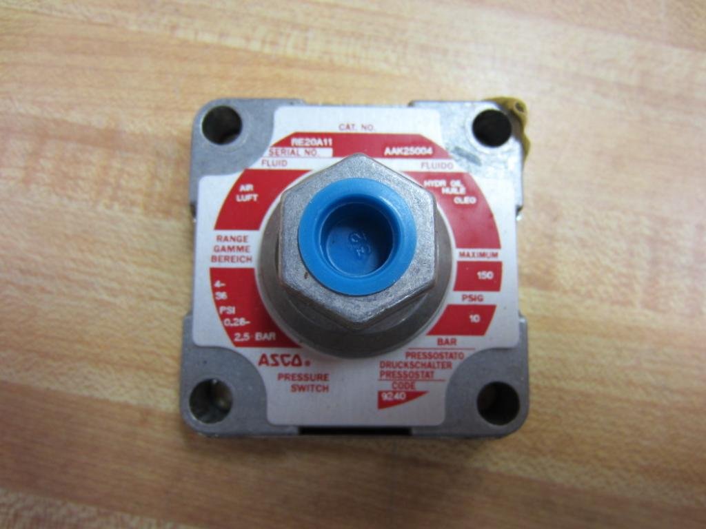 RE20A11 Aluminum Air/Gas/Oil Pressure Transducer - Compatible with P Series Pressure Switch, Nitrile Butylene Sealing - Ideal for Industrial, HVAC, and Pneumatic Systems
