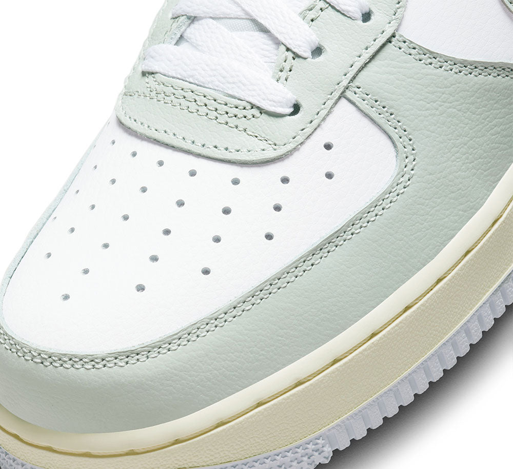 Nike Air Force 1 '07 LV8 Sneakers - Men's/Women's White Leather Basketball Shoes - Perfect for Streetwear, Casual Wear & Sneaker Collection