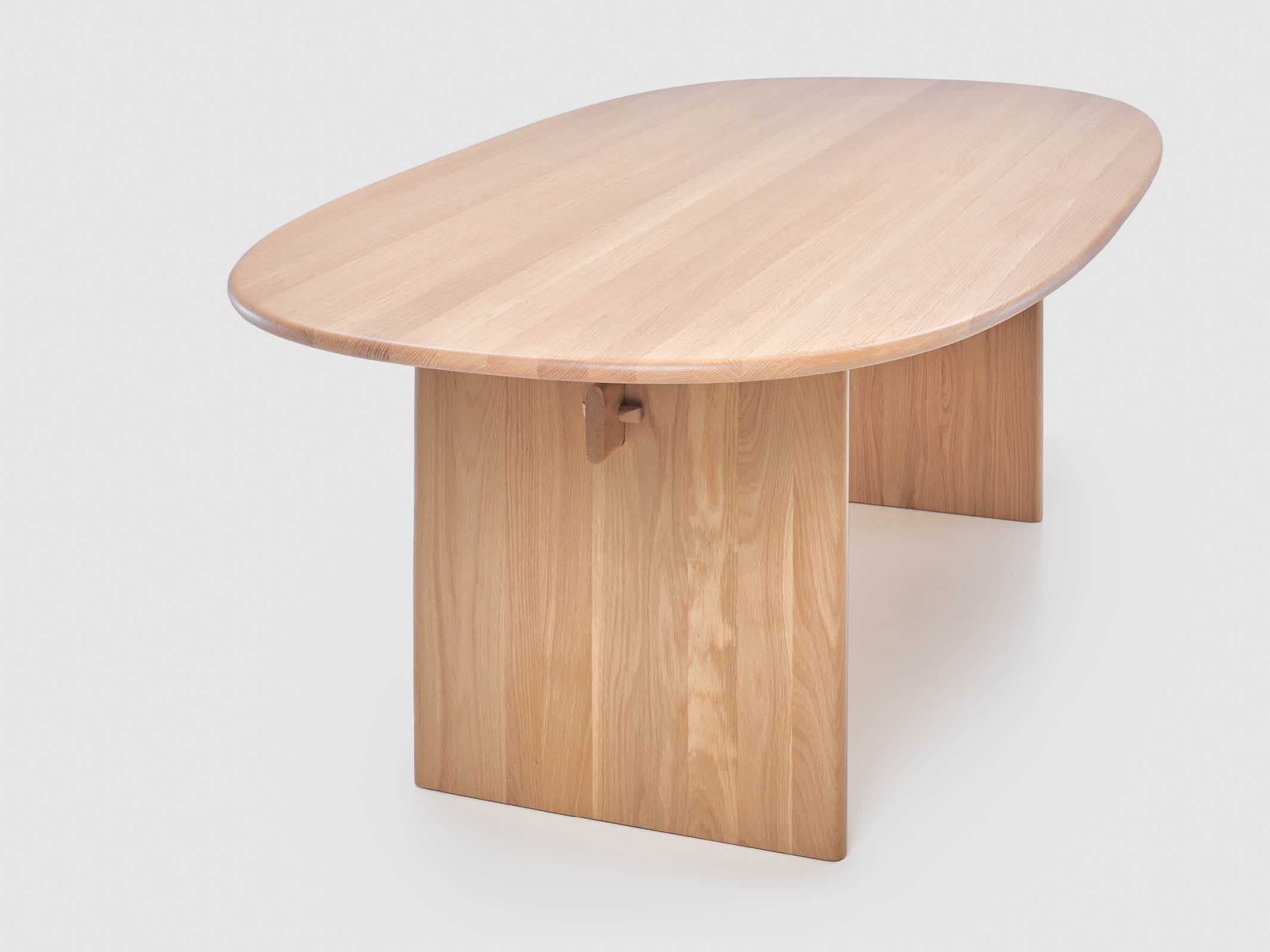 Kelly Dining Table - Modern Wooden Dining Table for 4-6 People, Kitchen & Dining Room Furniture - Perfect for Family Meals, Dinner Parties & Small Gatherings