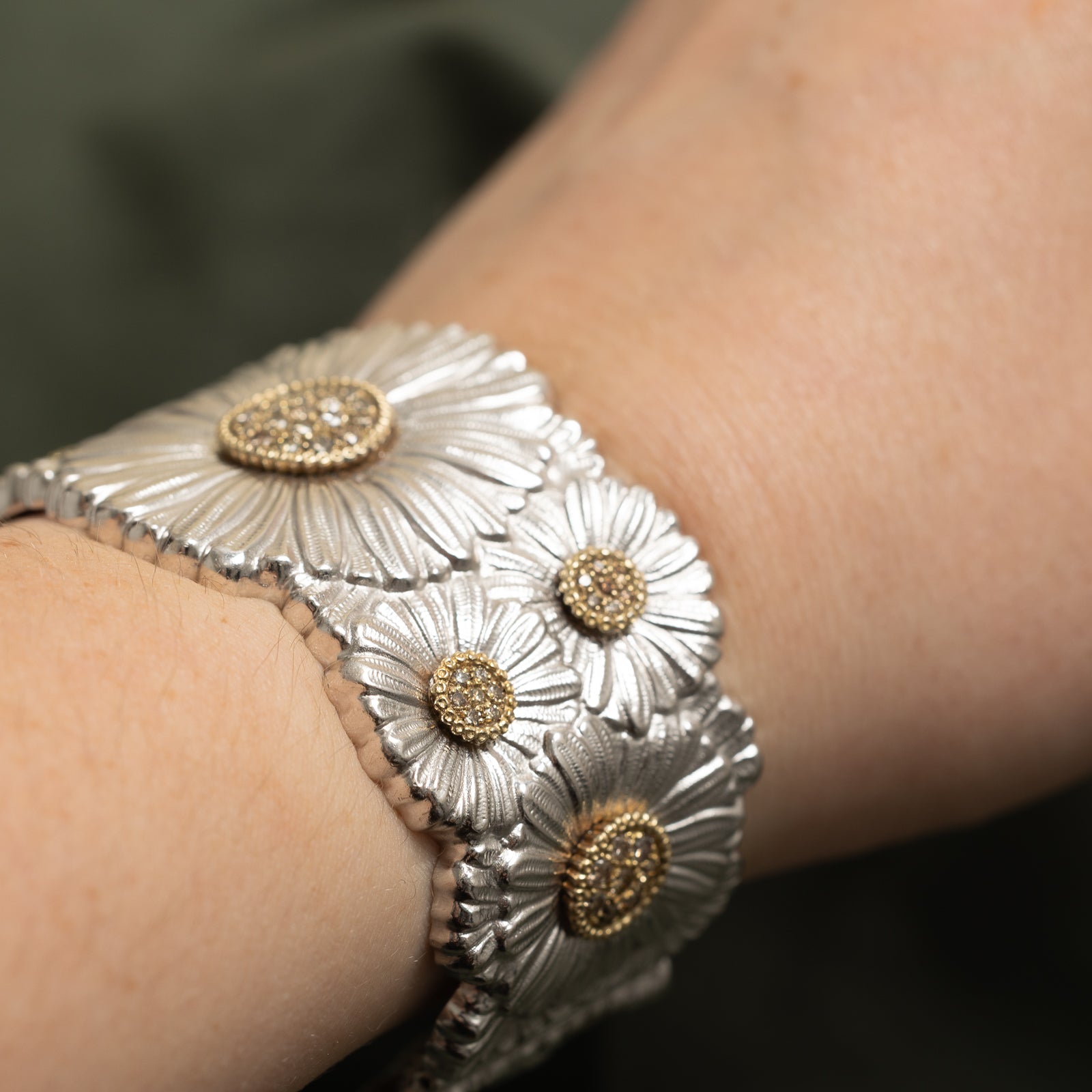 Buccellati Blossoms Diamond Bracelet | 1.60 Carat Total Weight | 6 Inches | Luxury Floral Jewelry for Women | Perfect for Weddings, Anniversaries & Special Occasions