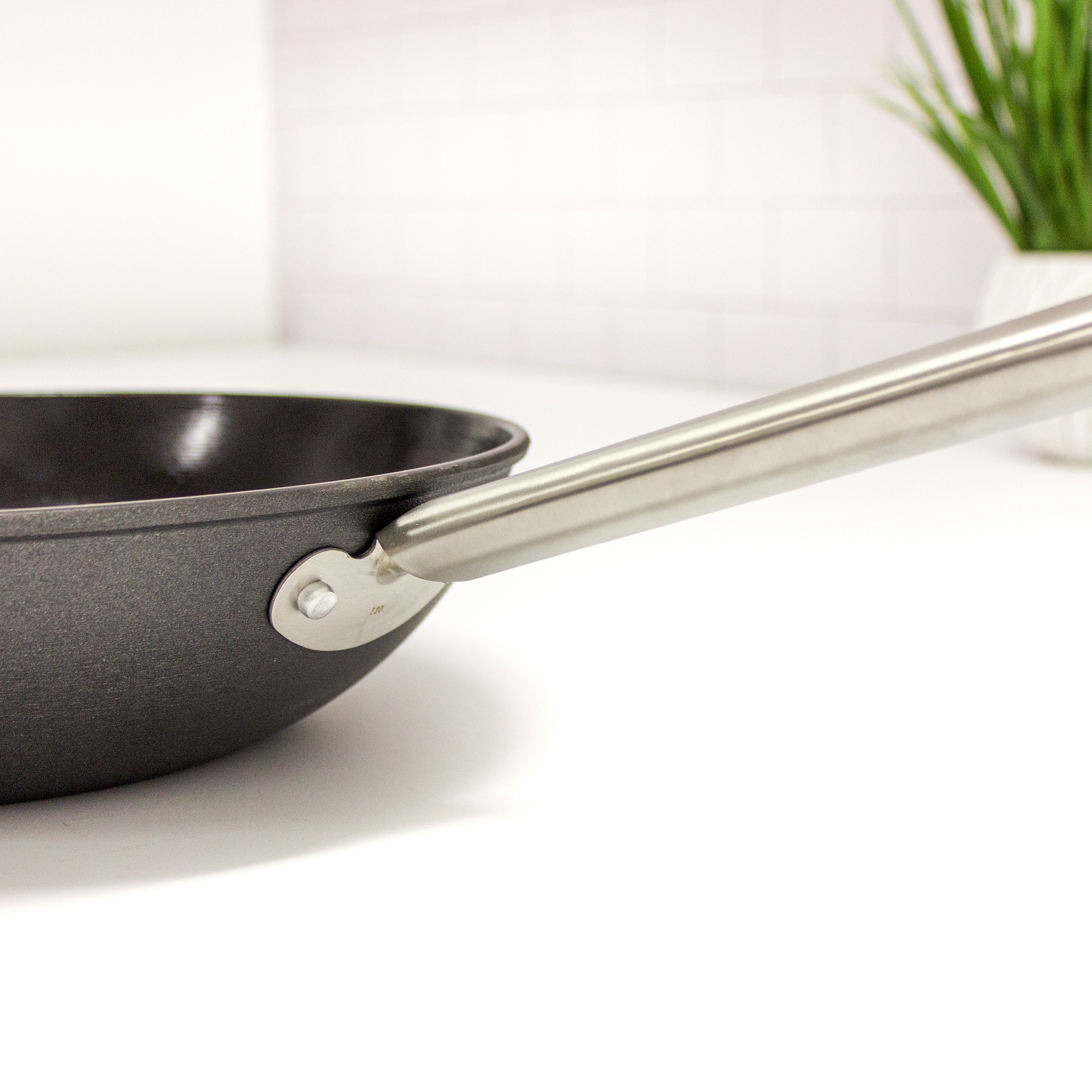 BergHOFF Geminis 3-Piece Non-Stick Spun Cast Aluminum 12-Inch Wok Set with Silicone Screen & Skimmer - Perfect for Stir-Frying, Deep Frying, and Asian Cooking