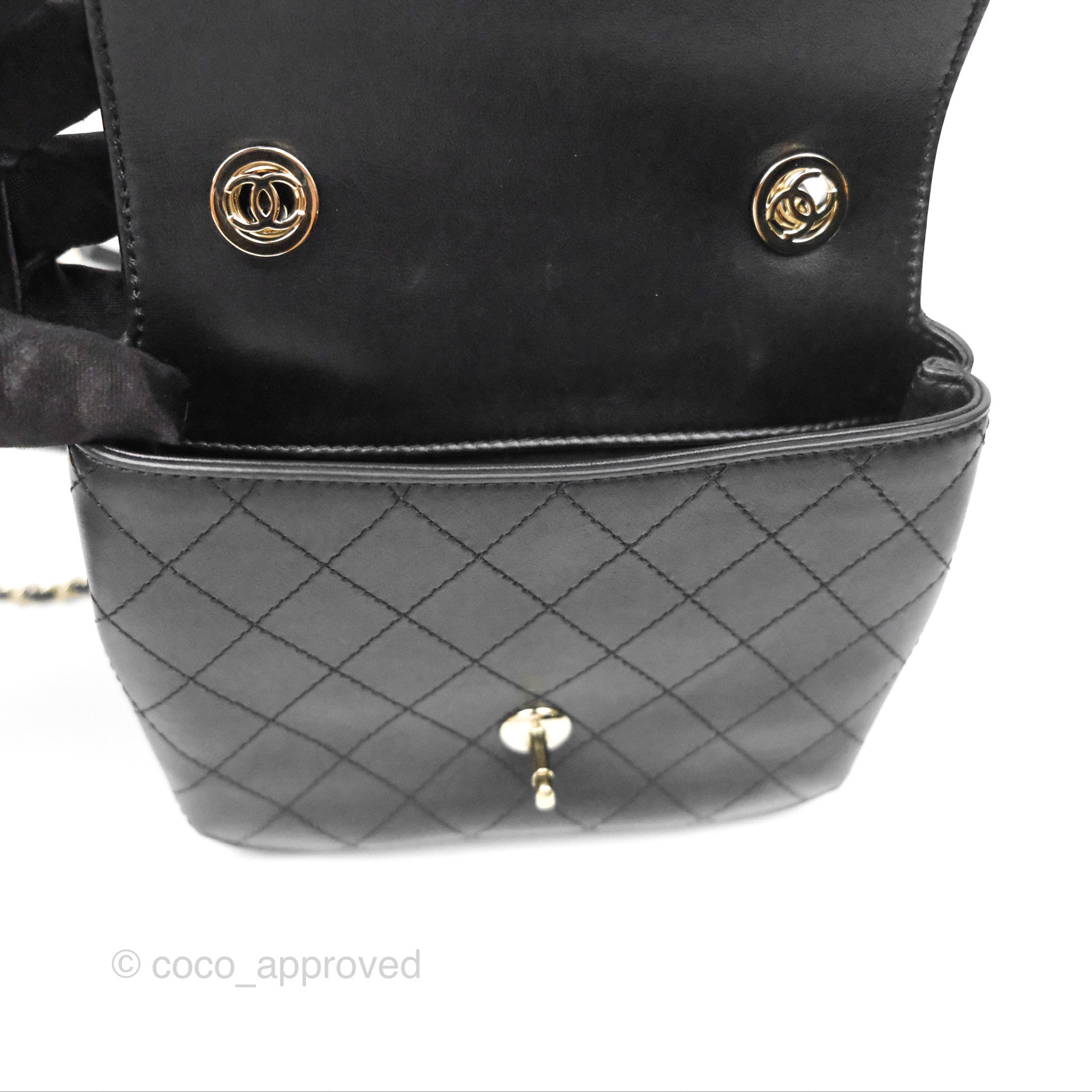 Authentic Chanel Small Flap Bag in Black Calfskin Leather - Perfect for Evening Events & Luxury Fashion Accessories