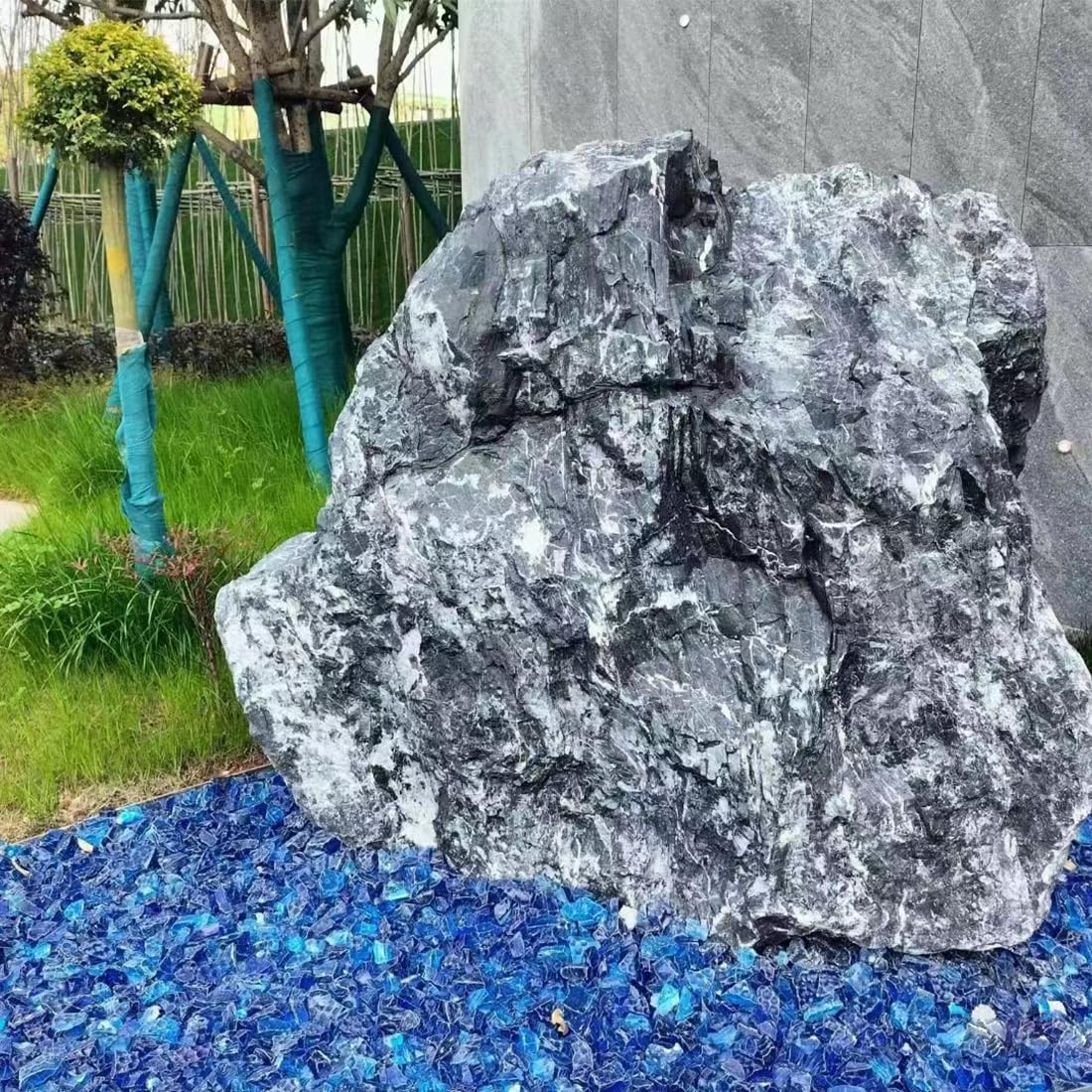 Premium 1/2 Inch Reflective Fire Glass Rocks for Propane Fire Pits - 5 lbs Cobalt Blue Fireplace Gems for Outdoor Fire Tables, Patio Heaters & Landscaping - Perfect for Backyard Gatherings, Poolside Relaxation & Cozy Evenings