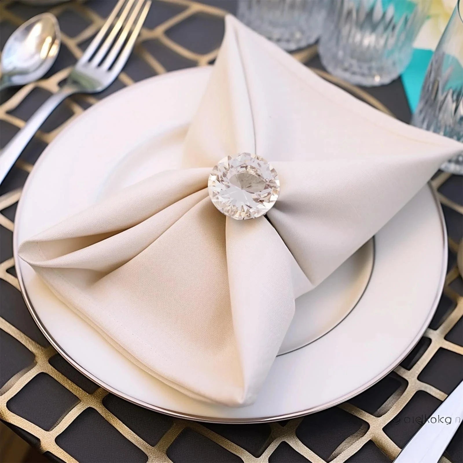4-Piece Crystal Diamond Metal Napkin Rings Set - Elegant Clear & Silver Tableware for Wedding, Party, and Holiday Dining Decor