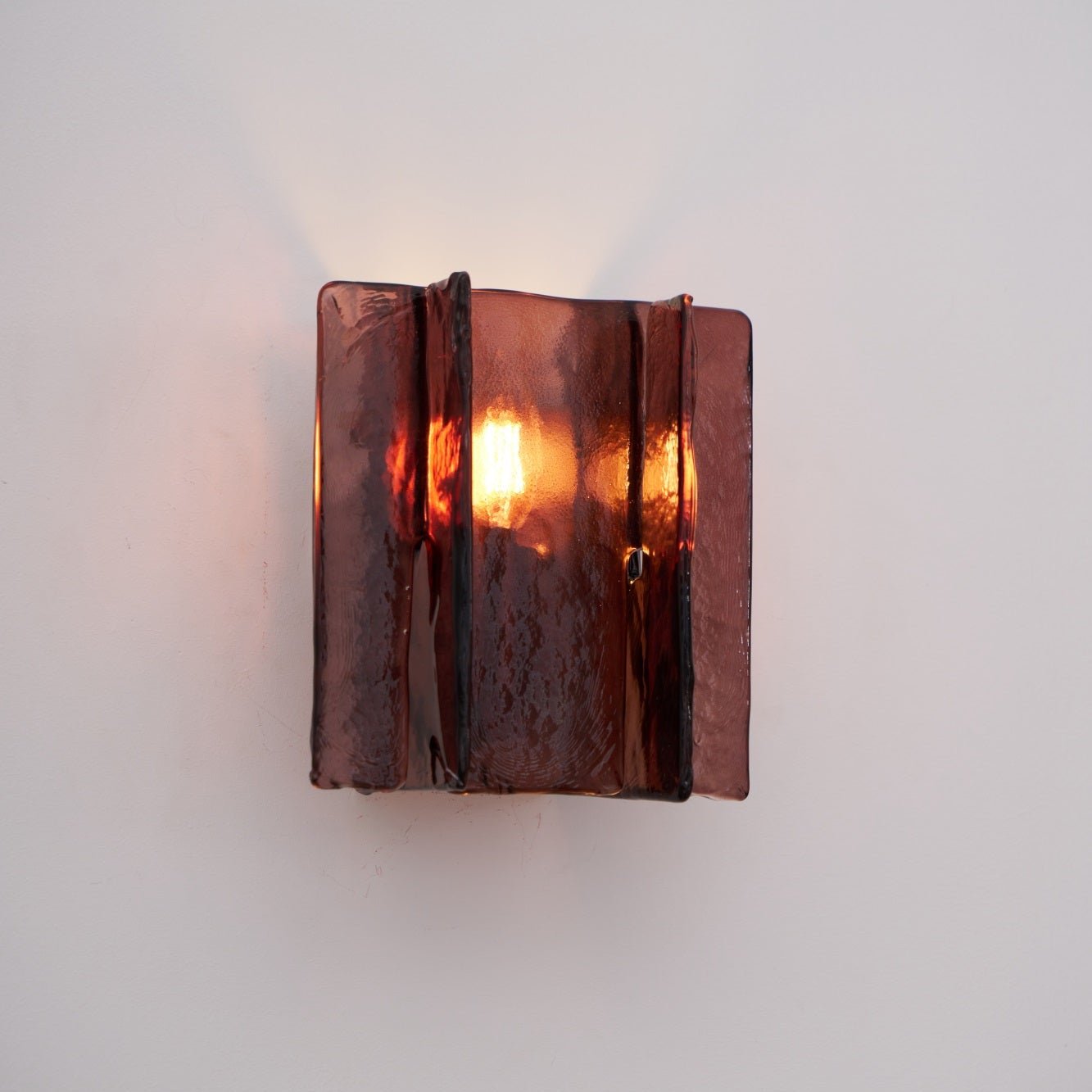 Blason Plug-in Wall Light - Modern LED Sconce with Adjustable Brightness, Perfect for Bedroom, Living Room, and Hallway Lighting