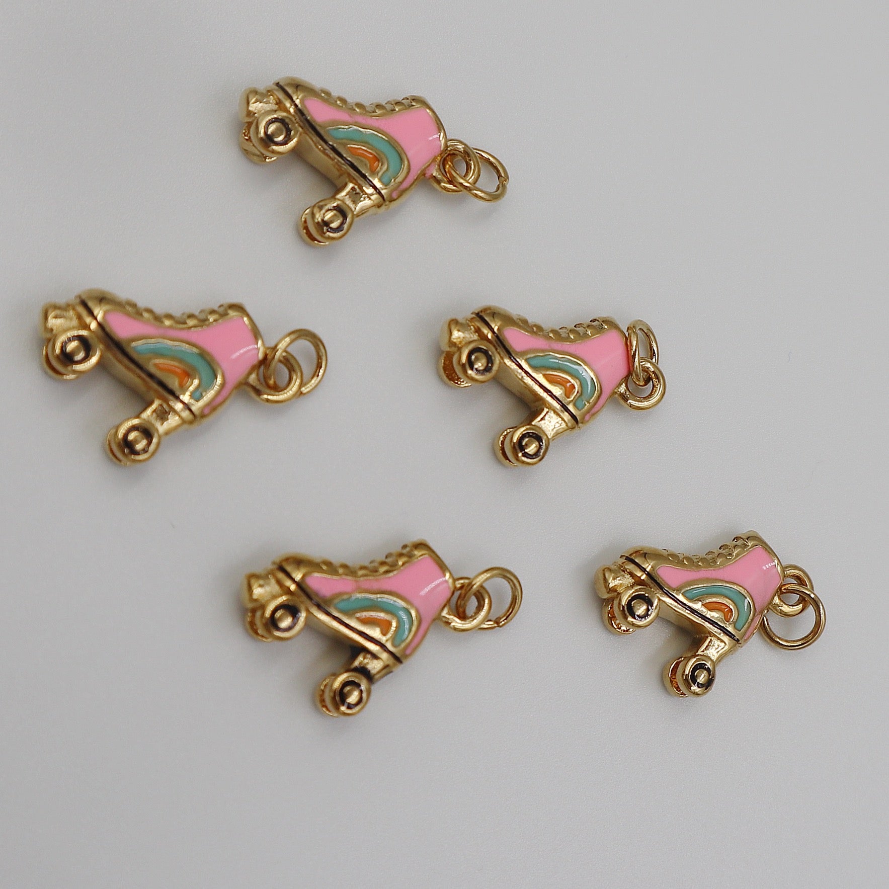 RollerFit Gold Roller Skate Pendant Charm - Stylish Jewelry for Skaters, Roller Derby & 80s Retro Fashion Accessories