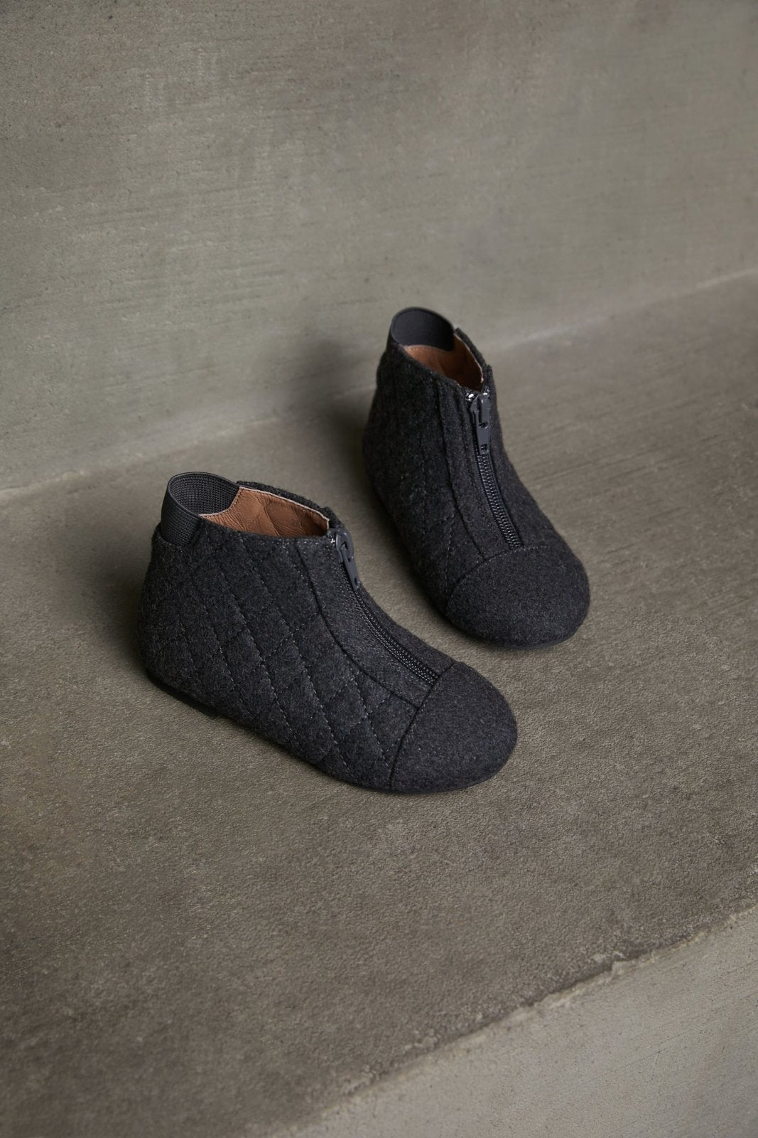 Premium Nicole Wool Dark Grey Sweater - Soft & Warm Winter Knitwear for Women | Cozy Casual Wear & Layering for Cold Weather
