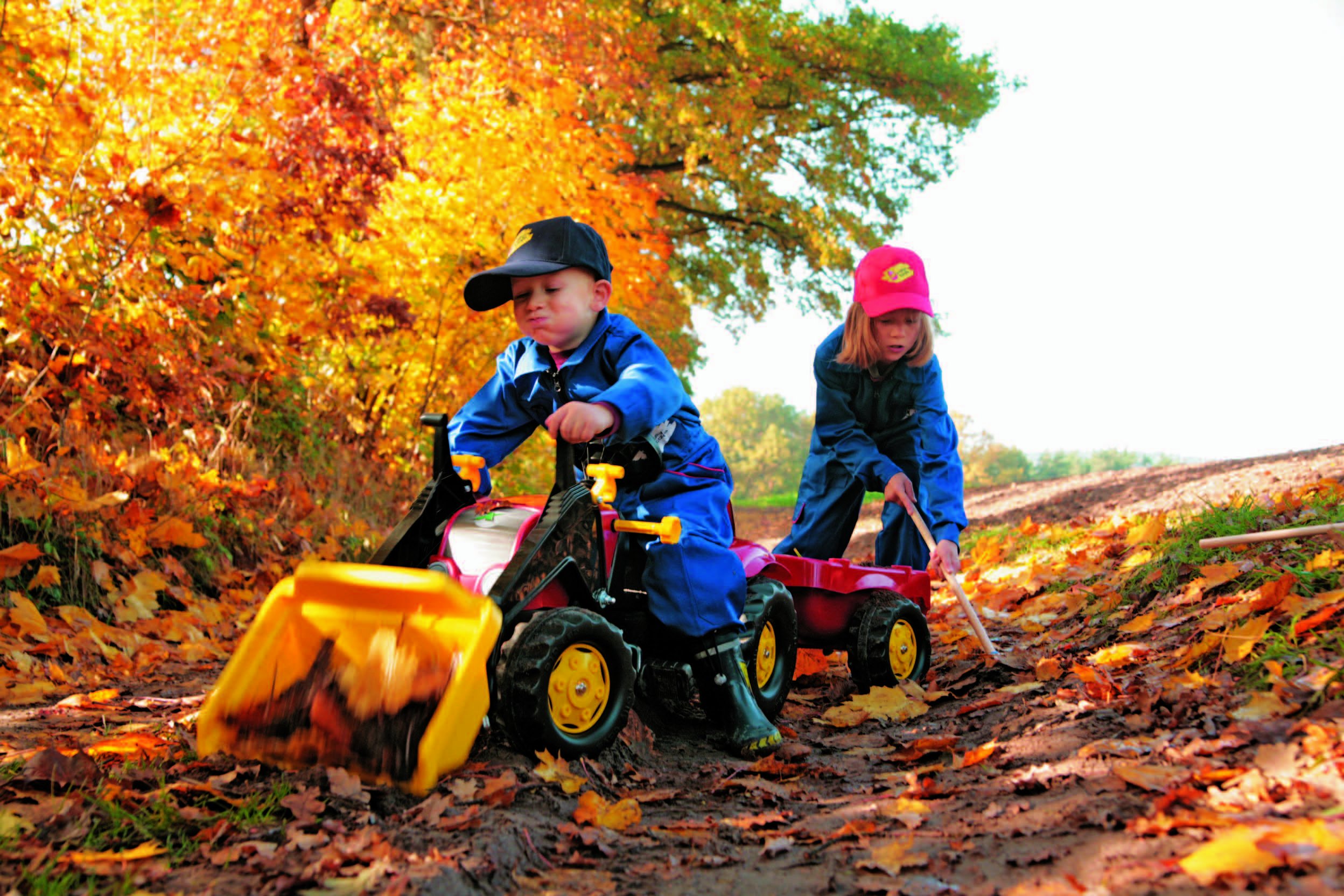 Rolly Toys - Kids Ride-On Tractor Toy (Model 02 312 7) | Outdoor Play, Farm Pretend Play, Birthday Gift for Toddlers
