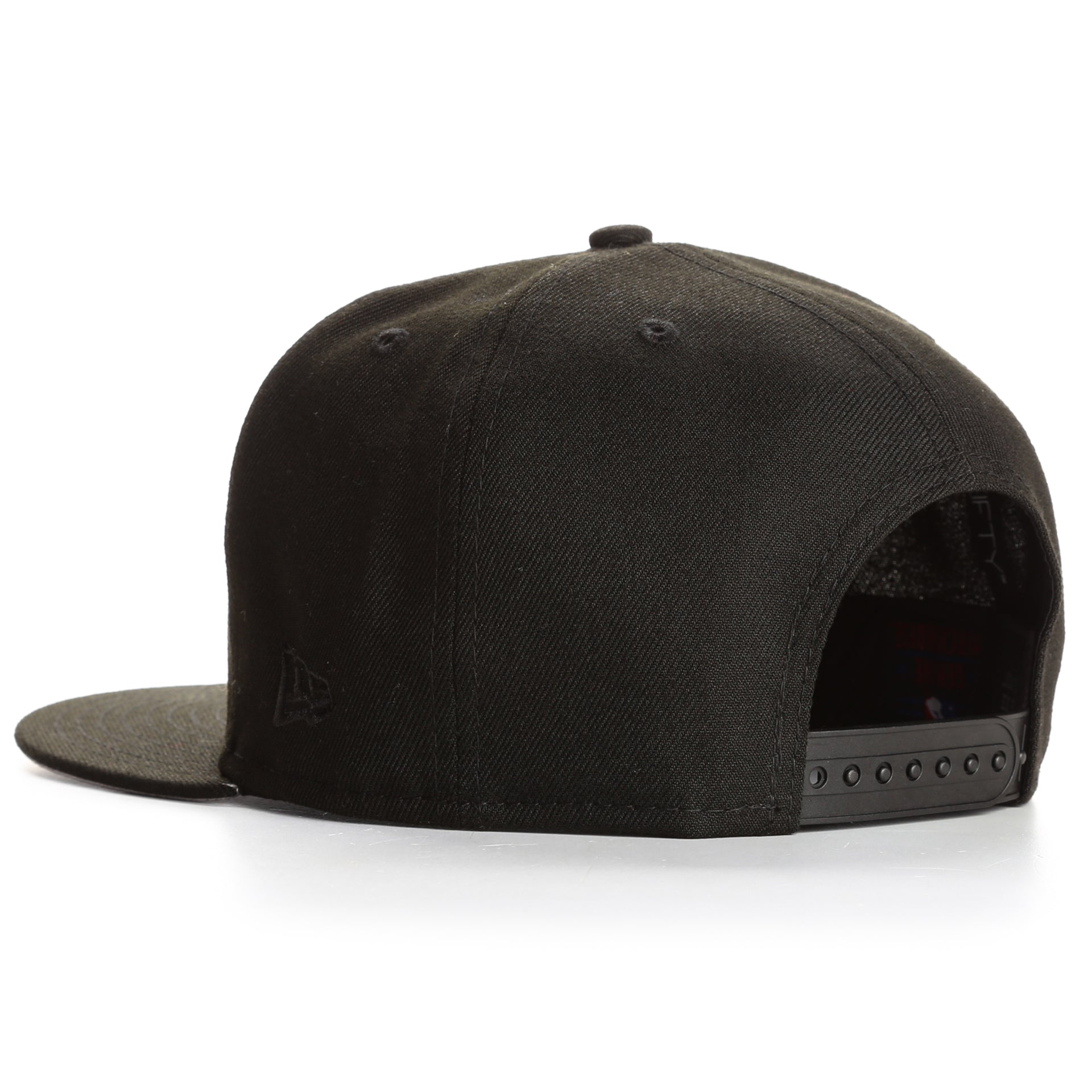 New Era 9Fifty Cincinnati Reds Basic Snapback Hat - Blackout Adjustable Baseball Cap for Men & Women - Perfect for Sports Fans, Game Day & Streetwear Fashion