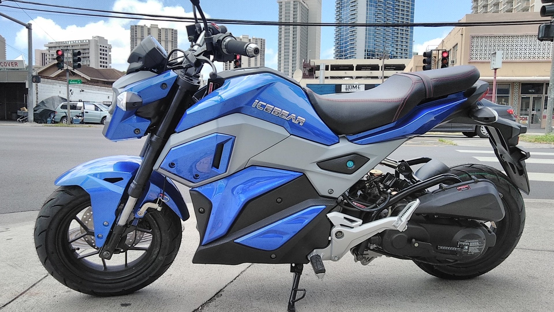 Venom Mini Max 50cc Automatic Motorcycle - Lightweight & Fuel Efficient for Commuting, Campus Riding & Urban Transportation
