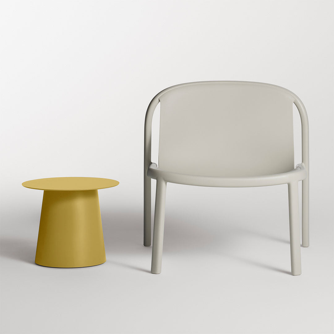 Modern Circular Low Cocktail Table - Stylish Coffee Table for Living Room, Lounge & Patio - Perfect for Small Spaces & Home Decor