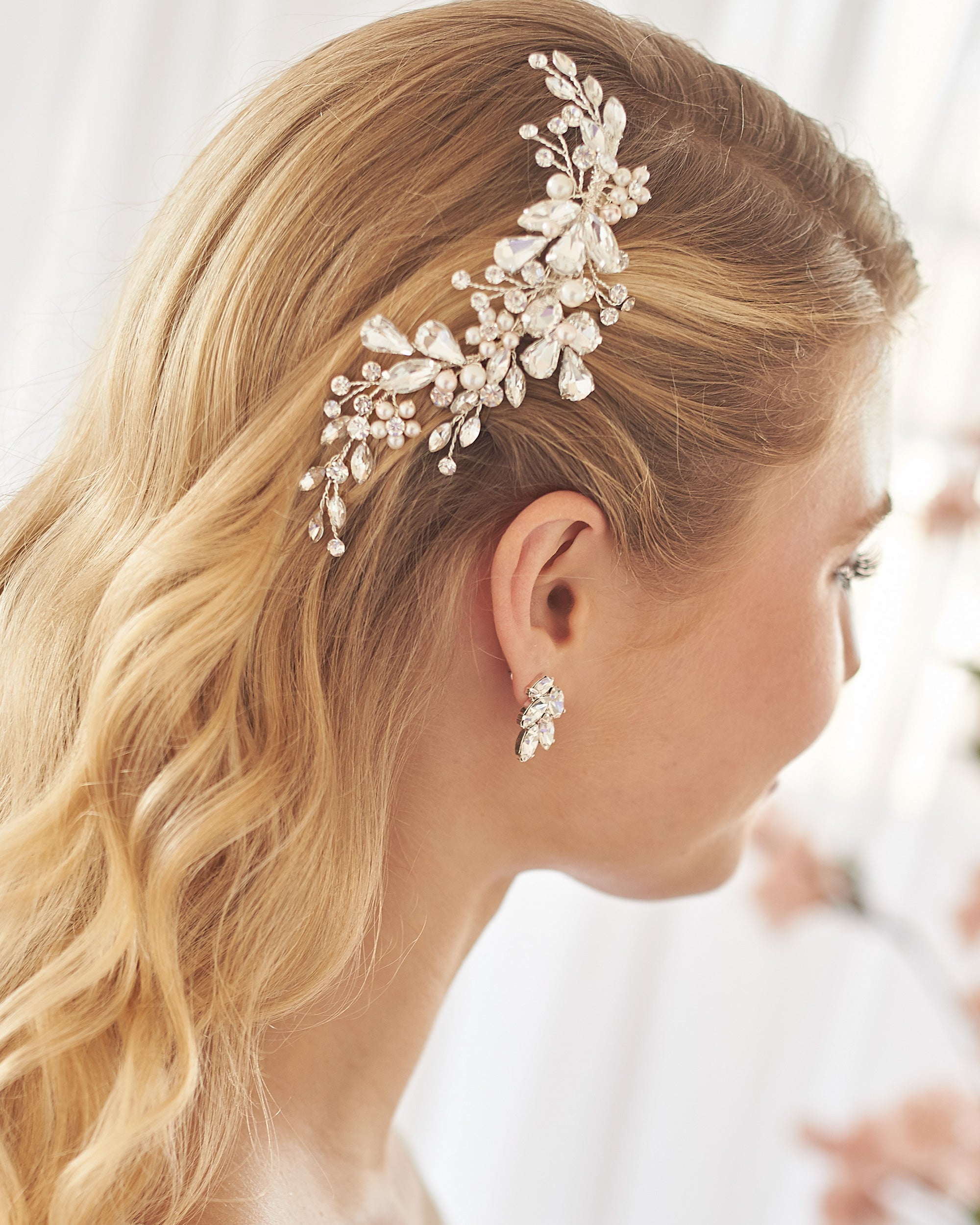 Aurora Blush Pearl Hair Clip - Elegant Pearl Hair Accessory for Women, Bridal, Prom, Party & Everyday Wear