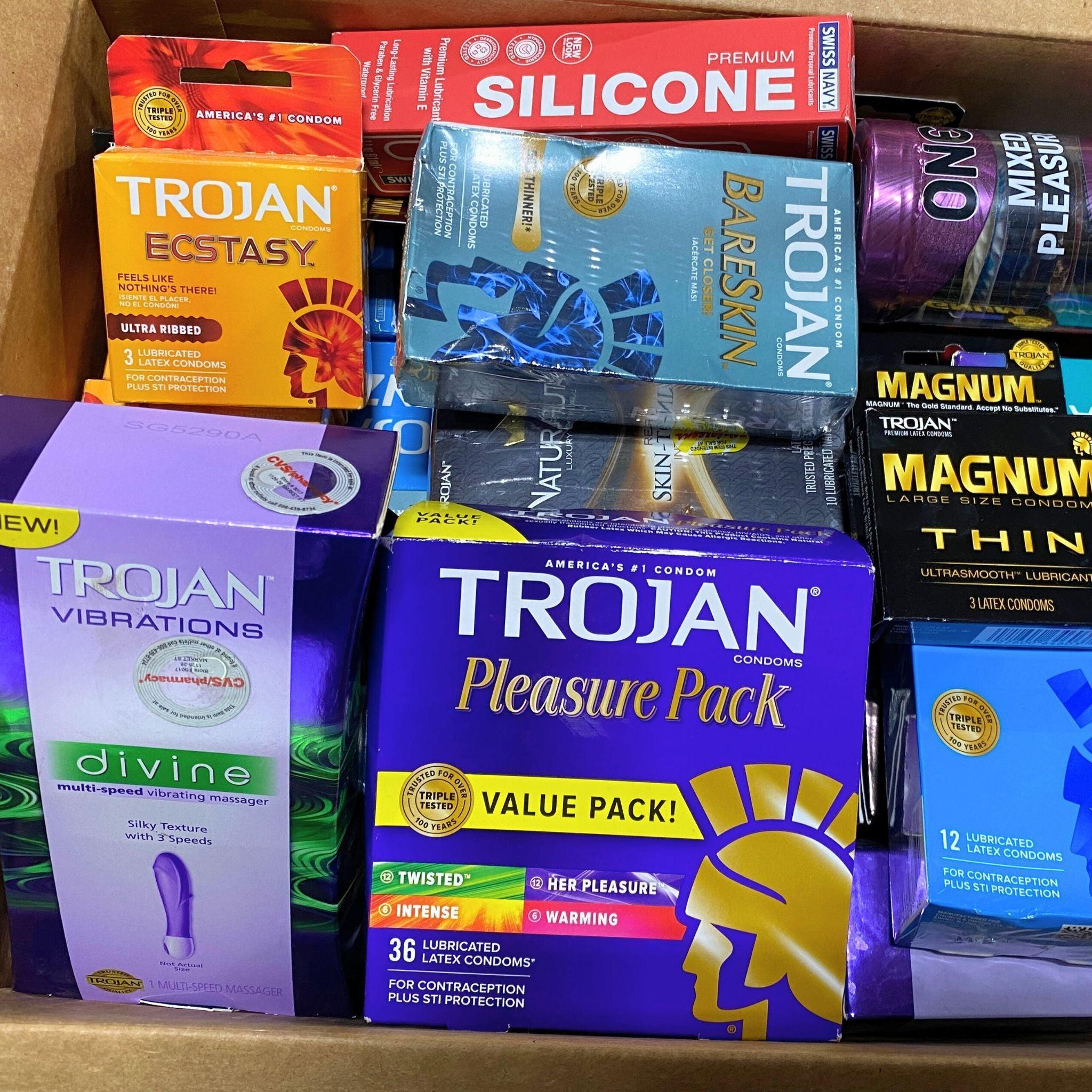 Premium Latex Condoms & Pleasure Rings Set (45 Pcs) - Ultra Thin, Safe Protection for Enhanced Intimacy - Perfect for Couples, Date Nights & Romantic Getaways