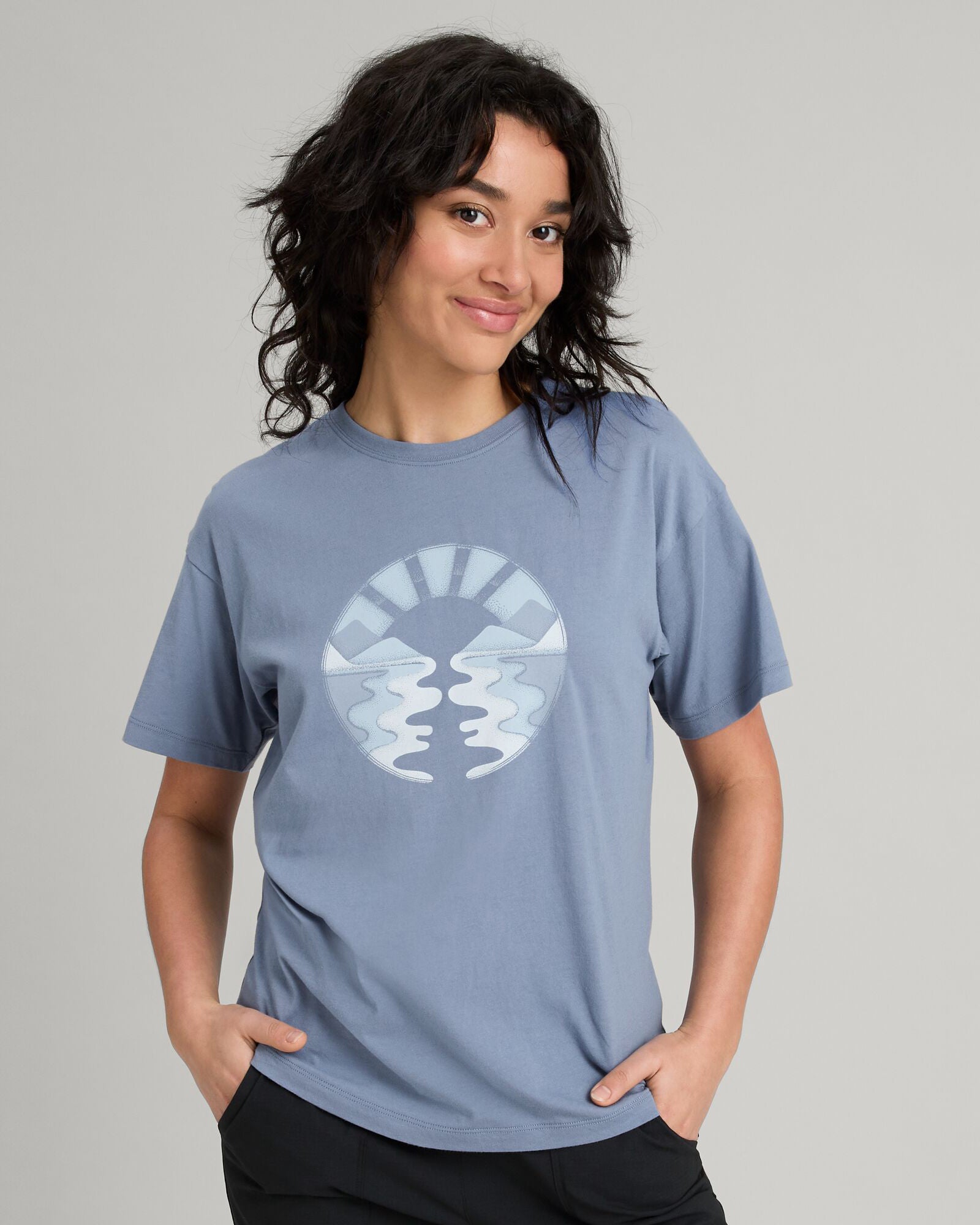 Vintage Sunset Print Women's Organic Cotton T-Shirt - Soft & Comfortable Casual Tee for Summer Outfits, Beach Trips, and Music Festivals