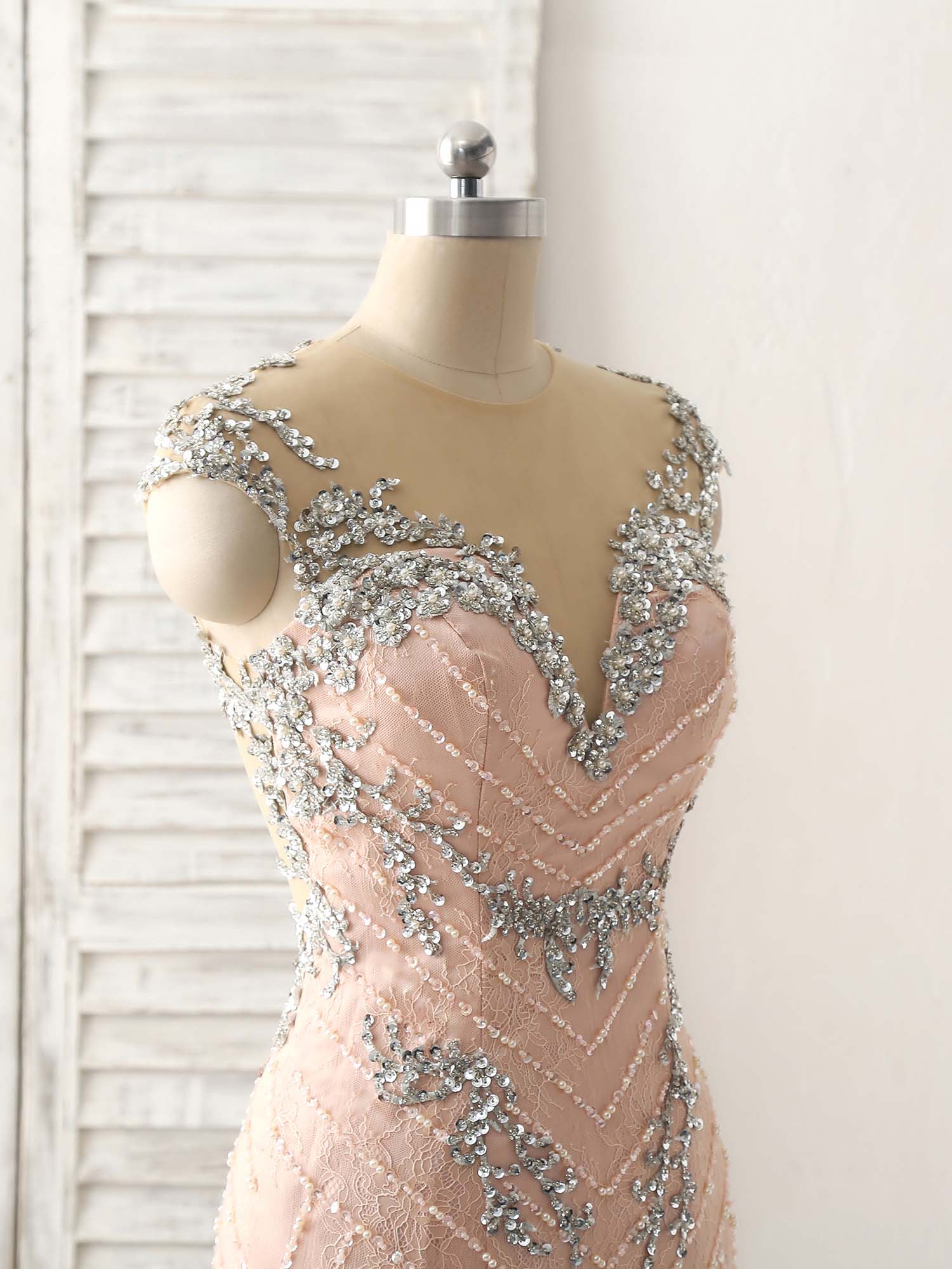 Elegant Pink Mermaid Sequin Beads Long Lace Prom Dress for Women - Sparkly Evening Gown for Homecoming, Pageant, and Formal Events