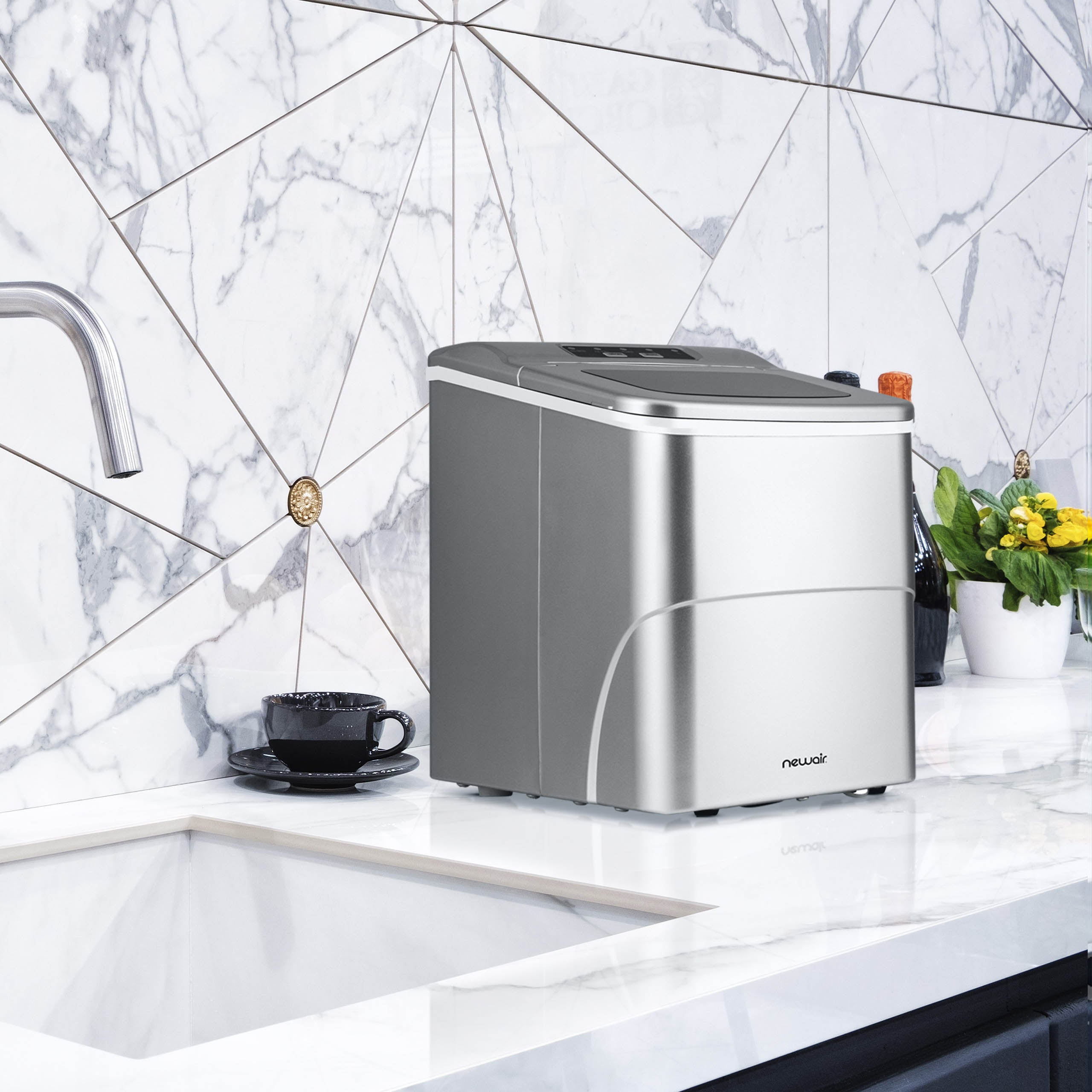 Newair® Countertop Ice Maker - 26 lbs/Day, Bullet Ice Machine, Matte Black Finish for Home, Office, or Outdoor Use