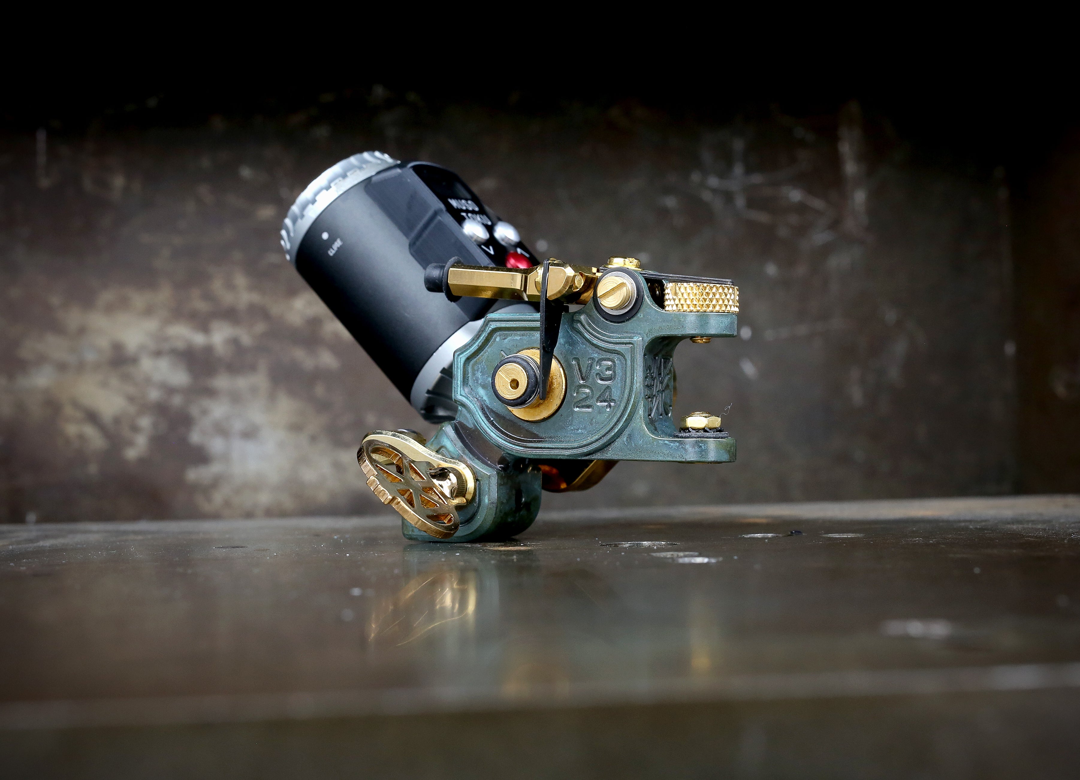 Dan Kubin V3/24 Sidewinder Verdigris x Gold RCA Cable - High-Quality Audio Connector for Home Theater, Studio Recording & DJ Equipment