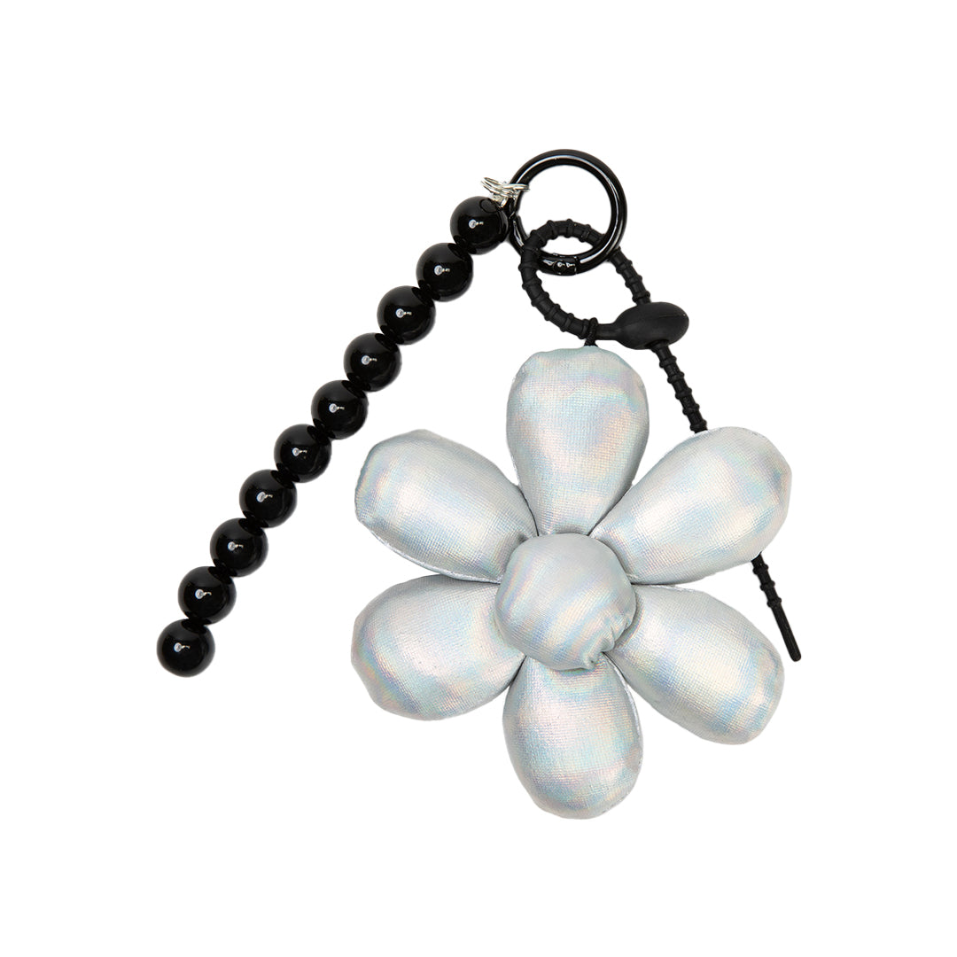 Elegant Silver Flower Keychain - Stylish Keyring for Women & Men - Perfect Gift for Birthdays, Anniversaries & Special Occasions