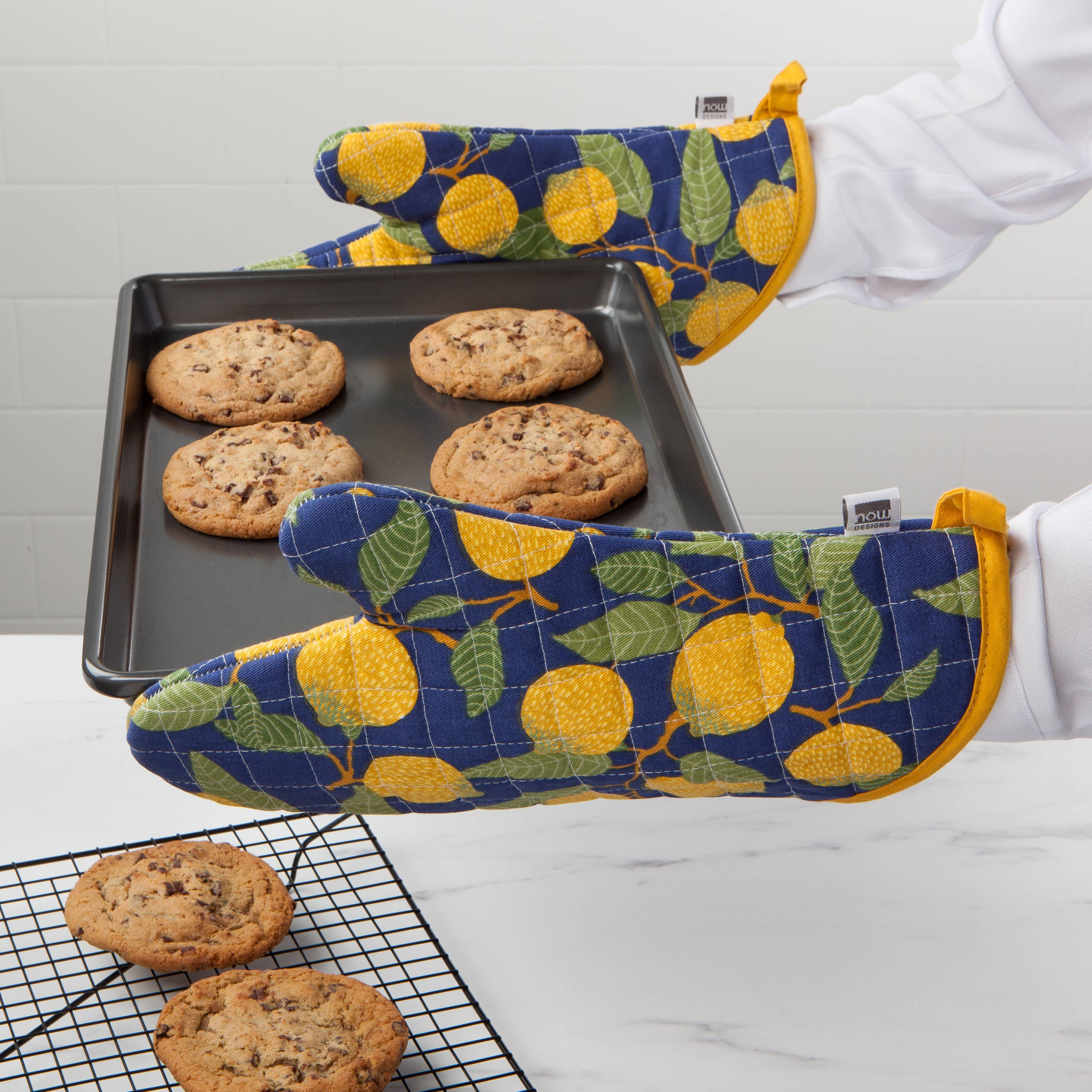 Premium Lemons Oven Mitt & Potholder Set - Heat Resistant Kitchen Gloves for Baking, Grilling & Cooking - Cute Lemon Pattern Kitchen Accessories