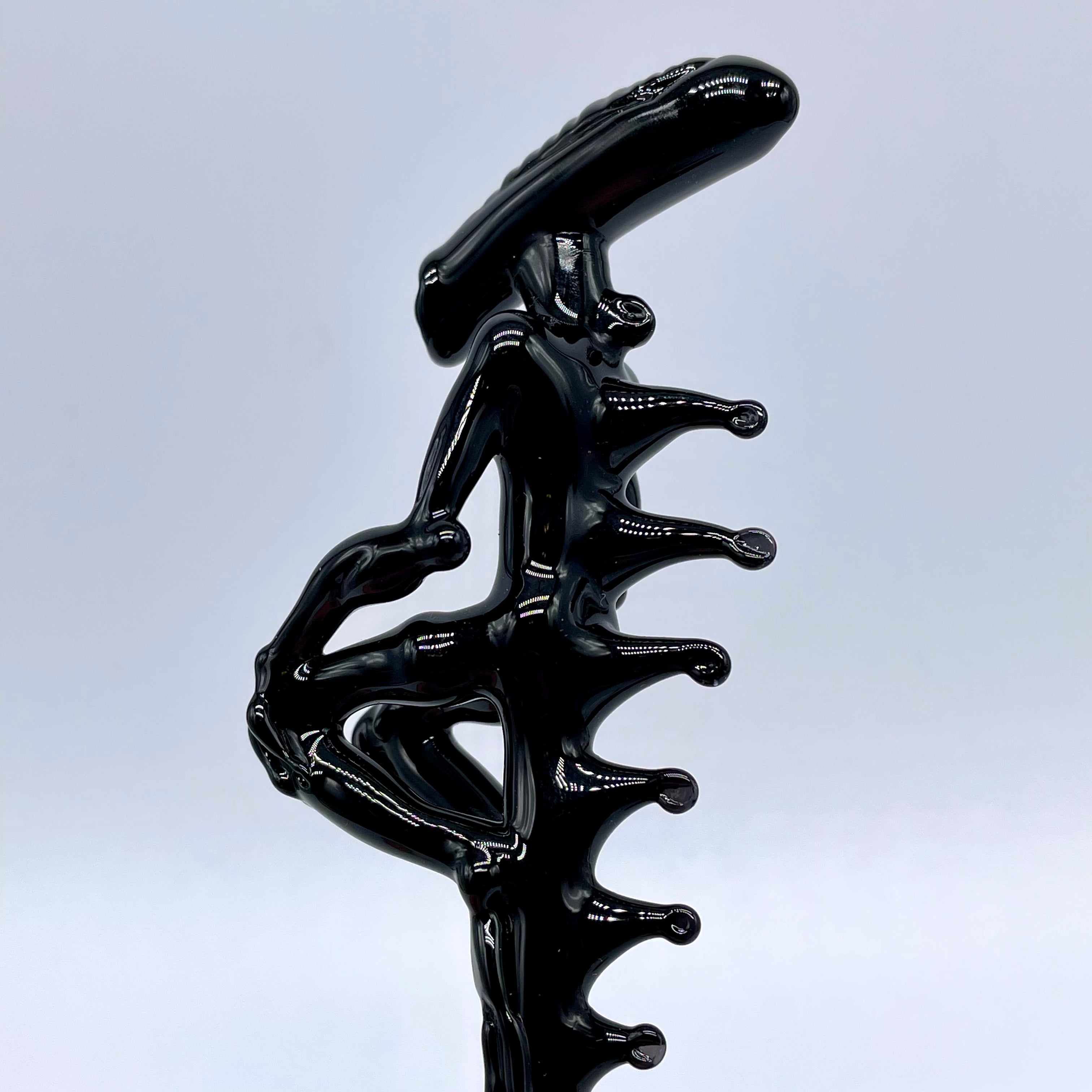 Alien Xenomorph Movie Sculpture - Highly Detailed Collectible Figurine for Sci-Fi Fans & Home Decor | Perfect for Movie Themed Rooms, Gifts & Display