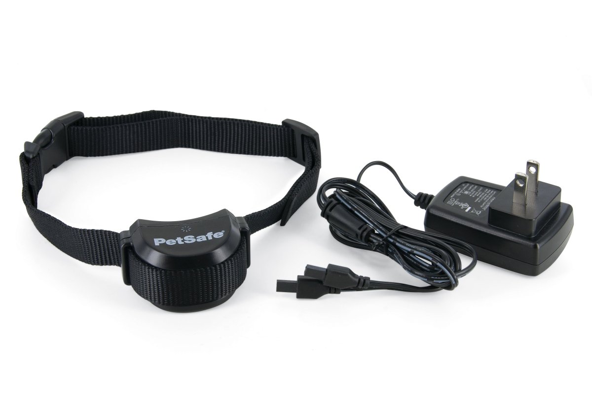 PetSafe Stay & Play Wireless Dog Fence Collar - Waterproof & Rechargeable for Small to Large Dogs - Perfect for Backyard, Training & Outdoor Adventures