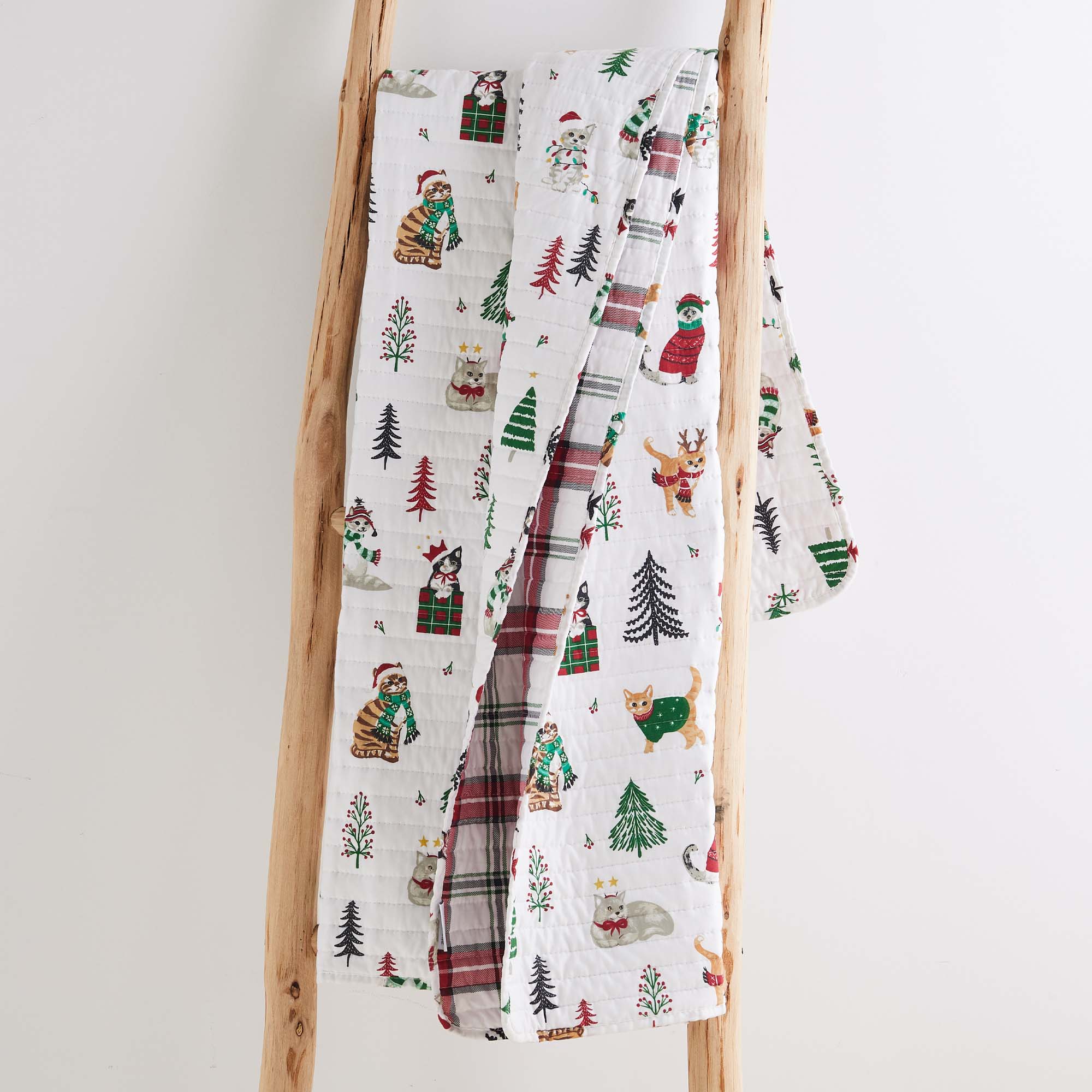 Meowy Christmas Quilted Throw Blanket - Soft Holiday Cat Themed Cozy Bedspread for Couch, Sofa & Christmas Decor - Perfect Gift for Cat Lovers