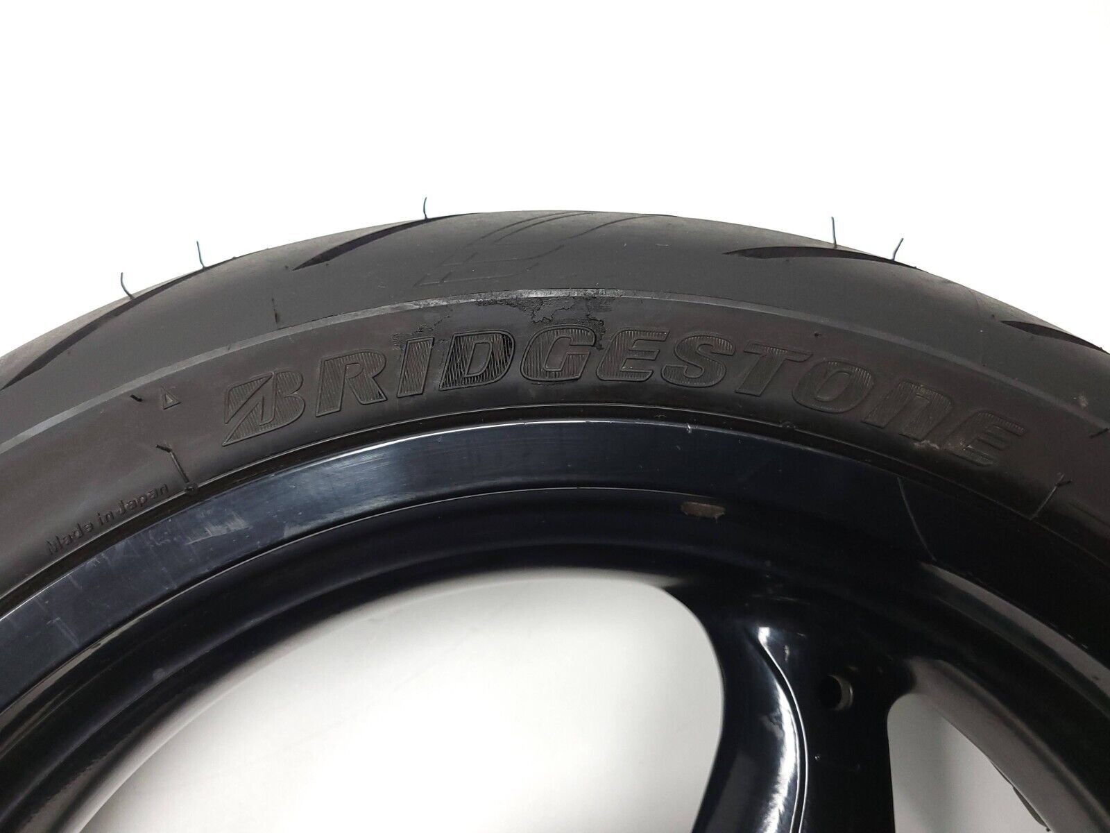 Original Ducati Monster M600 M620 Front & Rear Wheel Set R17 Pair - OEM Replacement Parts for Motorcycle Repair & Custom Builds - Perfect for Racing, Street Riding & Bike Restoration Projects