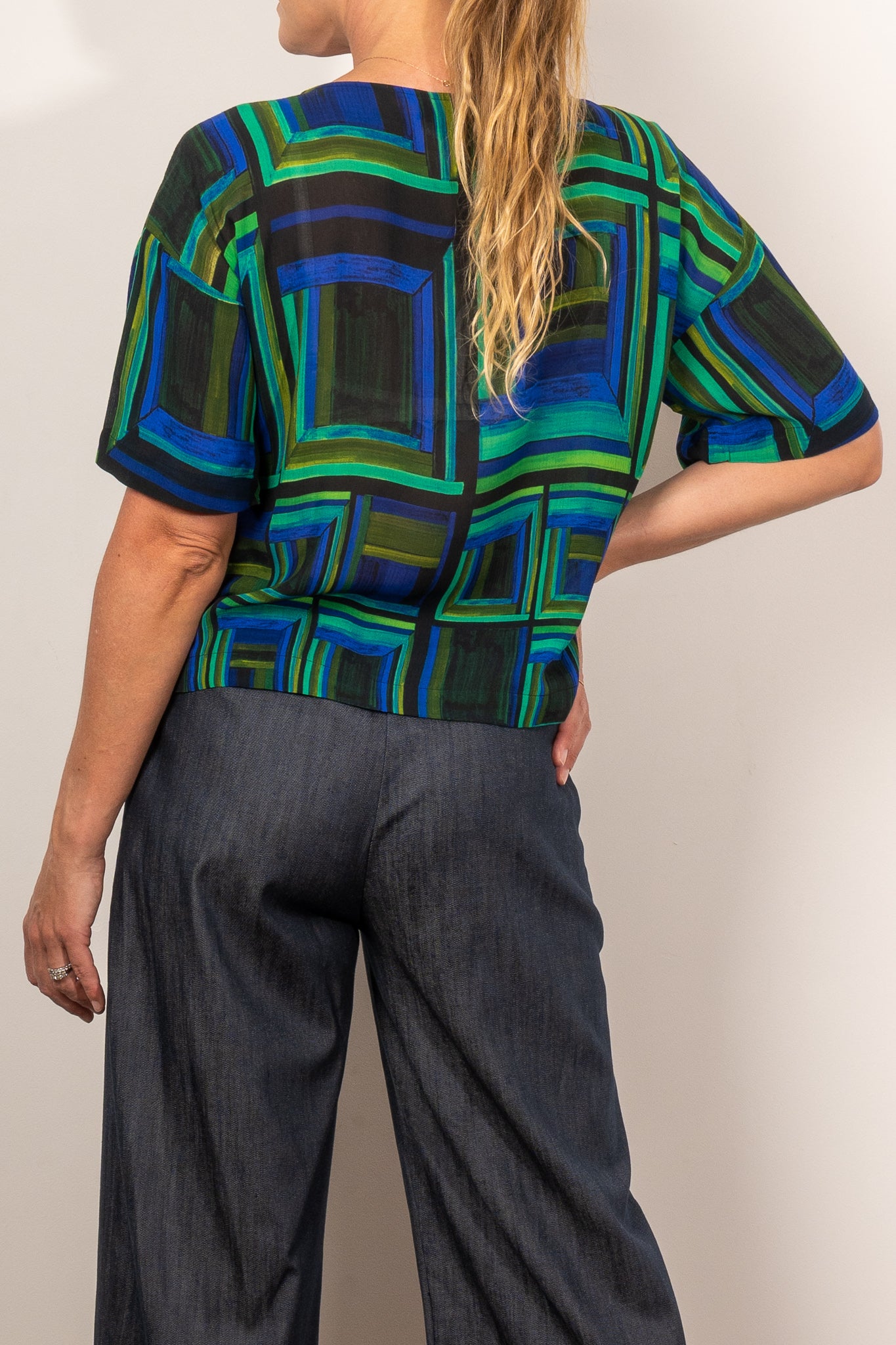 ELK Soma Top Salone Print - Stylish Women's Floral Blouse for Casual Wear & Summer Outfits | Perfect for Office, Dates & Vacation