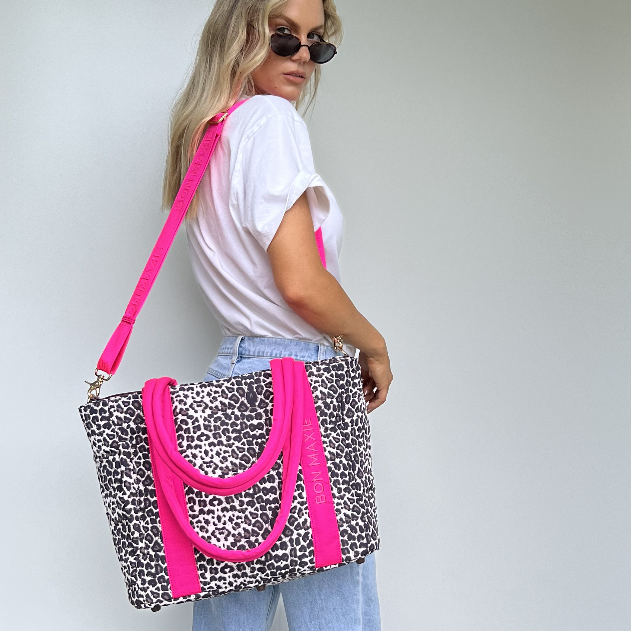 Stylish Everyday Tote Bag - Neon Pink & Leopard Print Fashionable Carryall | Perfect for Work, Shopping & Beach Outings