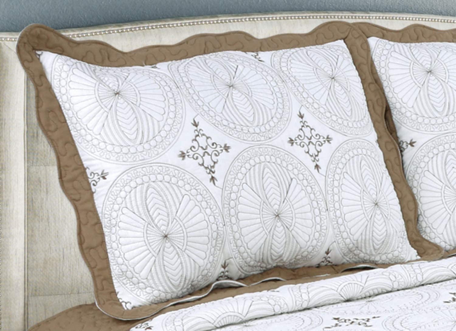 Queen Size 3-Piece Quilted Bedding Set - Embroidered Bedspread with 2 Pillow Shams (Brown) | Cozy & Elegant Bedroom Decor for Master Bedroom or Guest Room