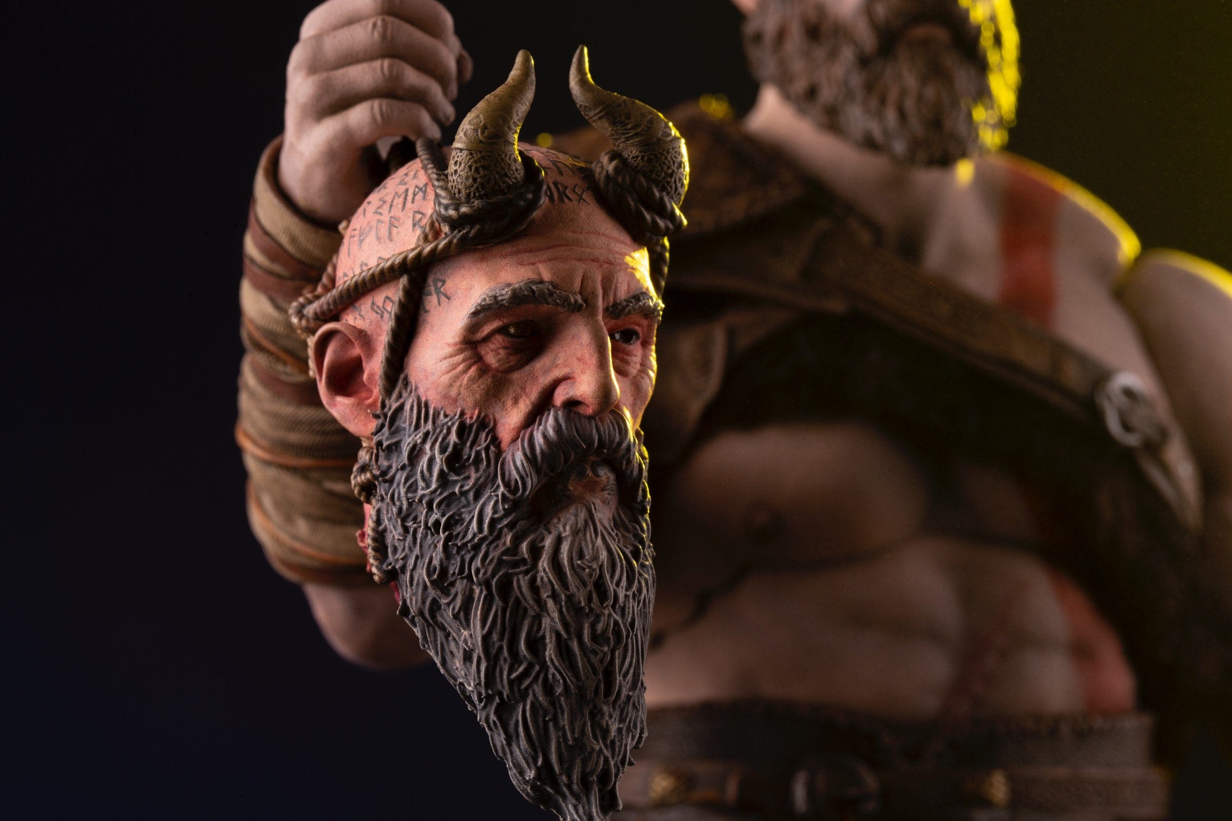 God of War Kratos 1/6 Scale Deluxe Action Figure - Exclusive Collectible for Gamers & Fans - Perfect for Display, Gaming Room Decor, and Cosplay Props