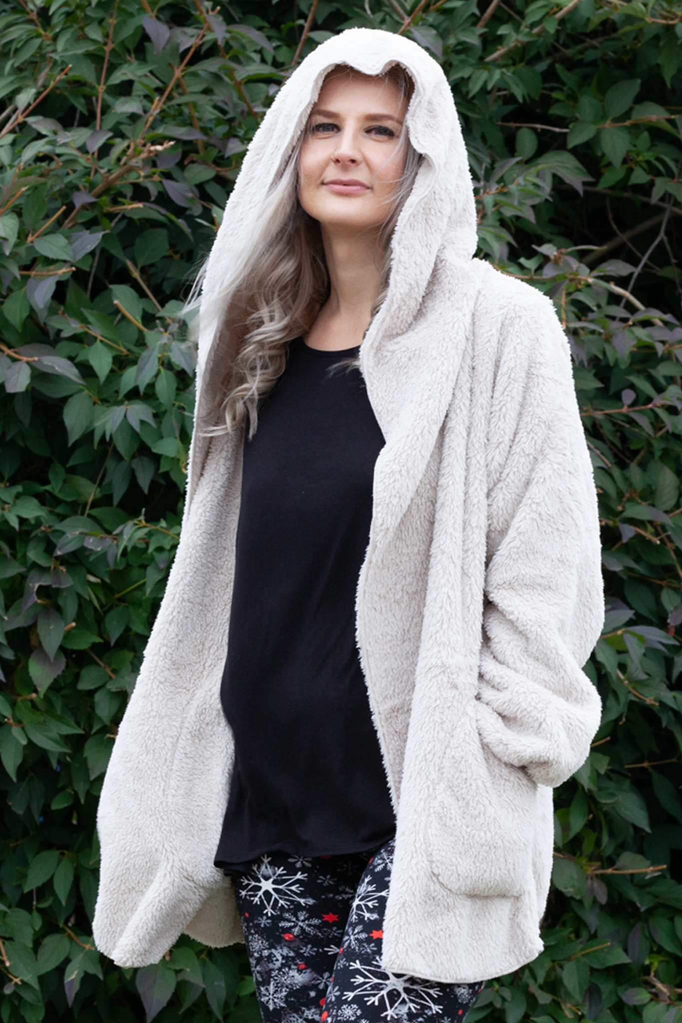 Ultra Soft Faux Fur Hooded Sweater with Pockets - Cozy Winter Pullover for Women, Warm Fleece-Lined Hoodie for Outdoor Activities and Lounge Wear