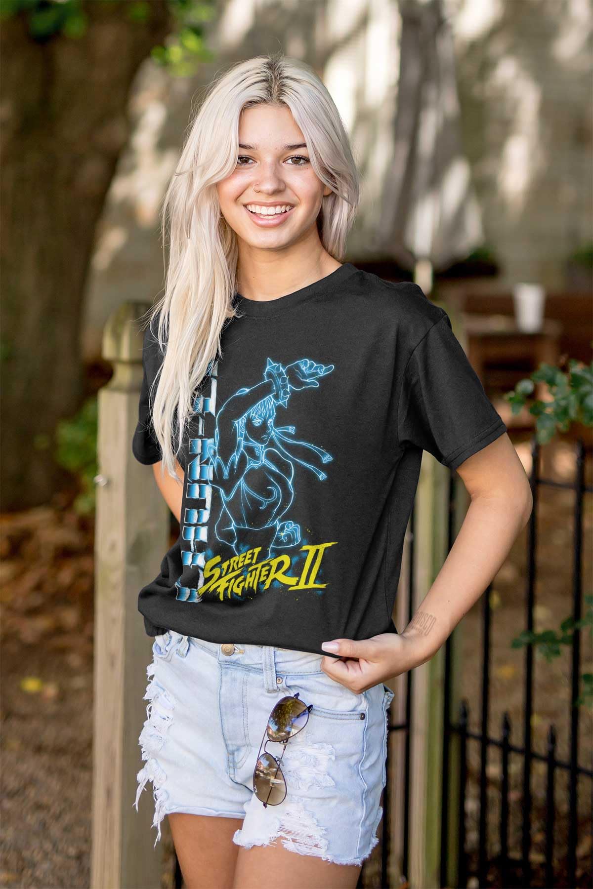 Street Fighter 90s Retro Chun-Li Graphic T-Shirt for Men & Women | Vintage Video Game Tee | Perfect for Cosplay, Gaming Events & Casual Wear