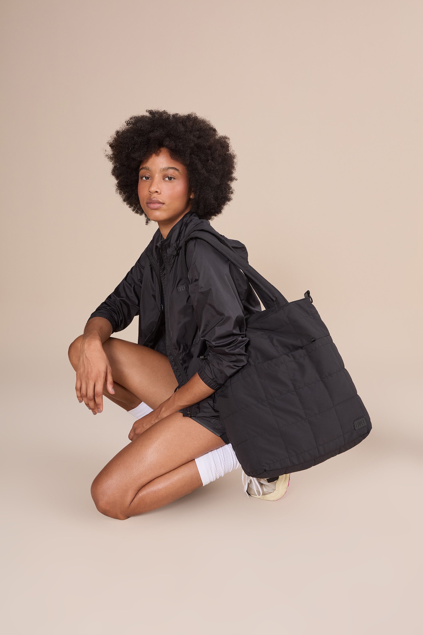 Stylish and Durable Trip Tote Bag 458870 - Perfect for Travel, Shopping, and Everyday Use